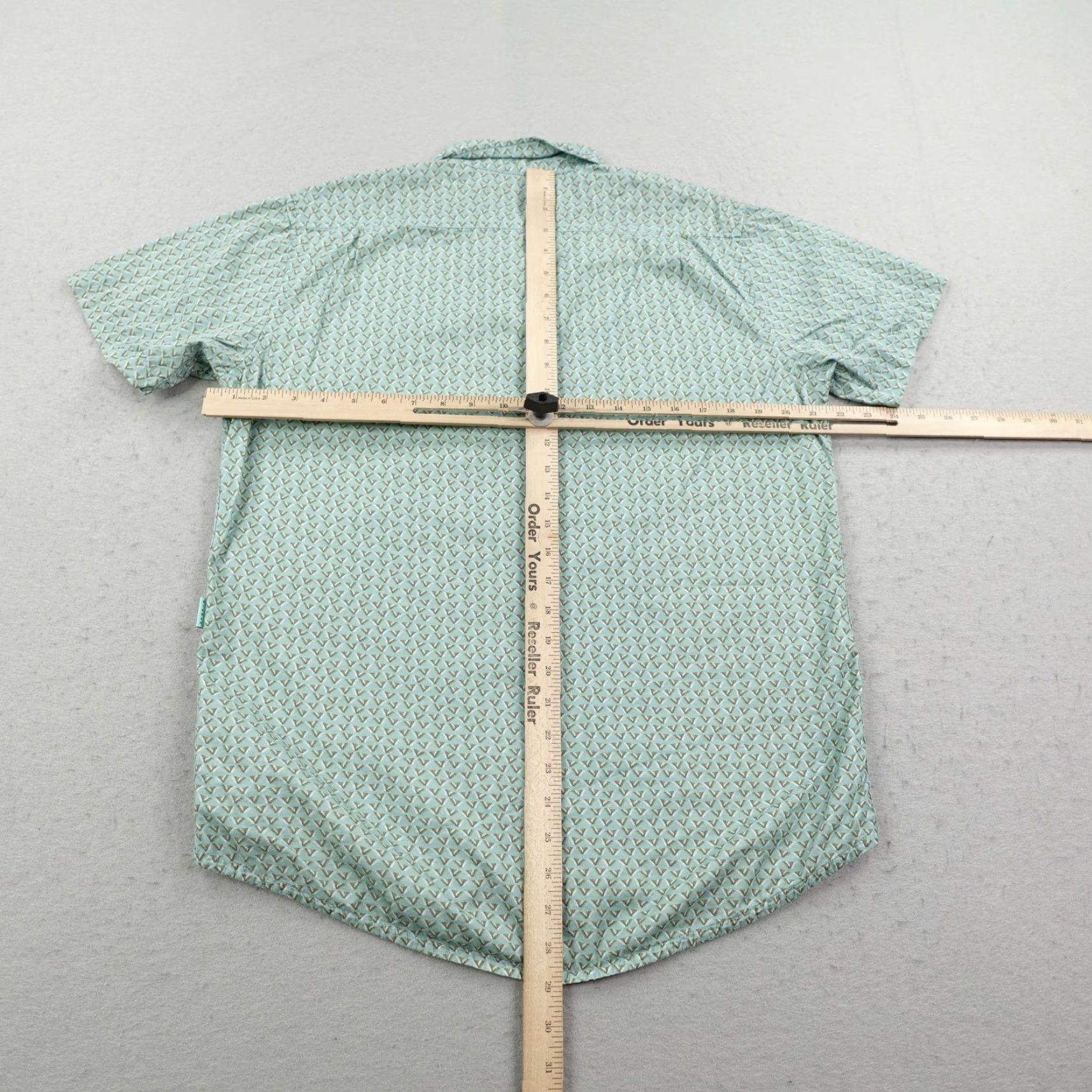 Vissla VINTAGE? No—it's a Vissla Button-Up Shirt Men Medium Mint Green Geometric Print Short Sleeve Beach Surf Camp Casual Workwear Mens Size US M / EU 48-50 / 2 - 7 Thumbnail