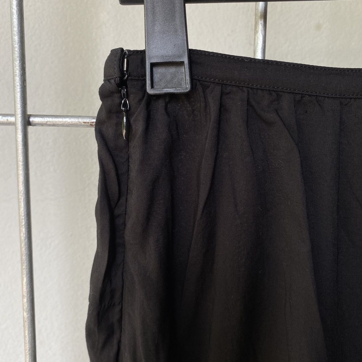 Sunao Kuwahara Sunao Kuwahara Black Ruched Skirt with Gem Accents Size 30" / US 8 / IT 44 - 9 Thumbnail