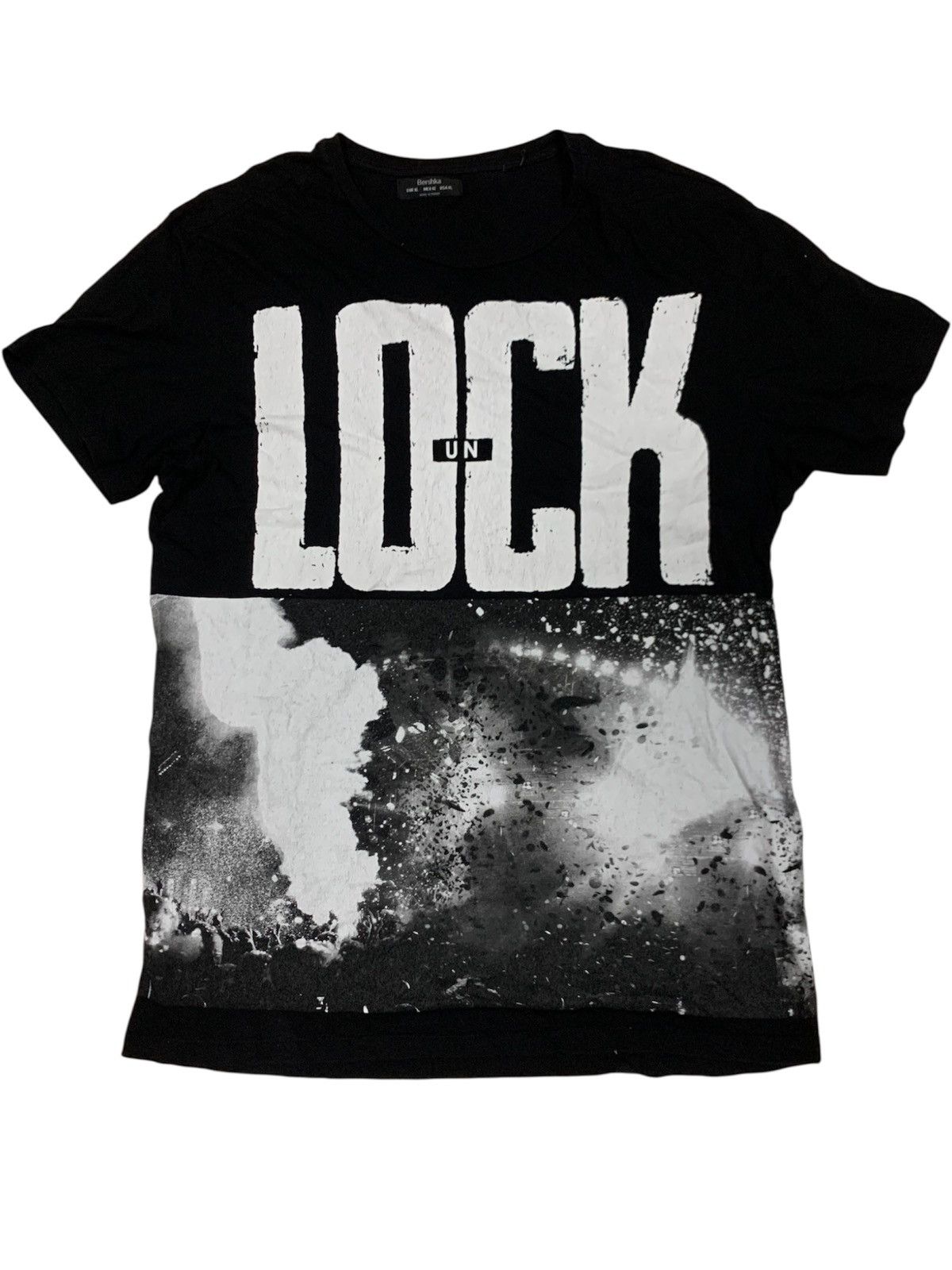 Bershka Bershka UnLock Graphic Tee Size US L / EU 52-54 / 3 - 1 Thumbnail