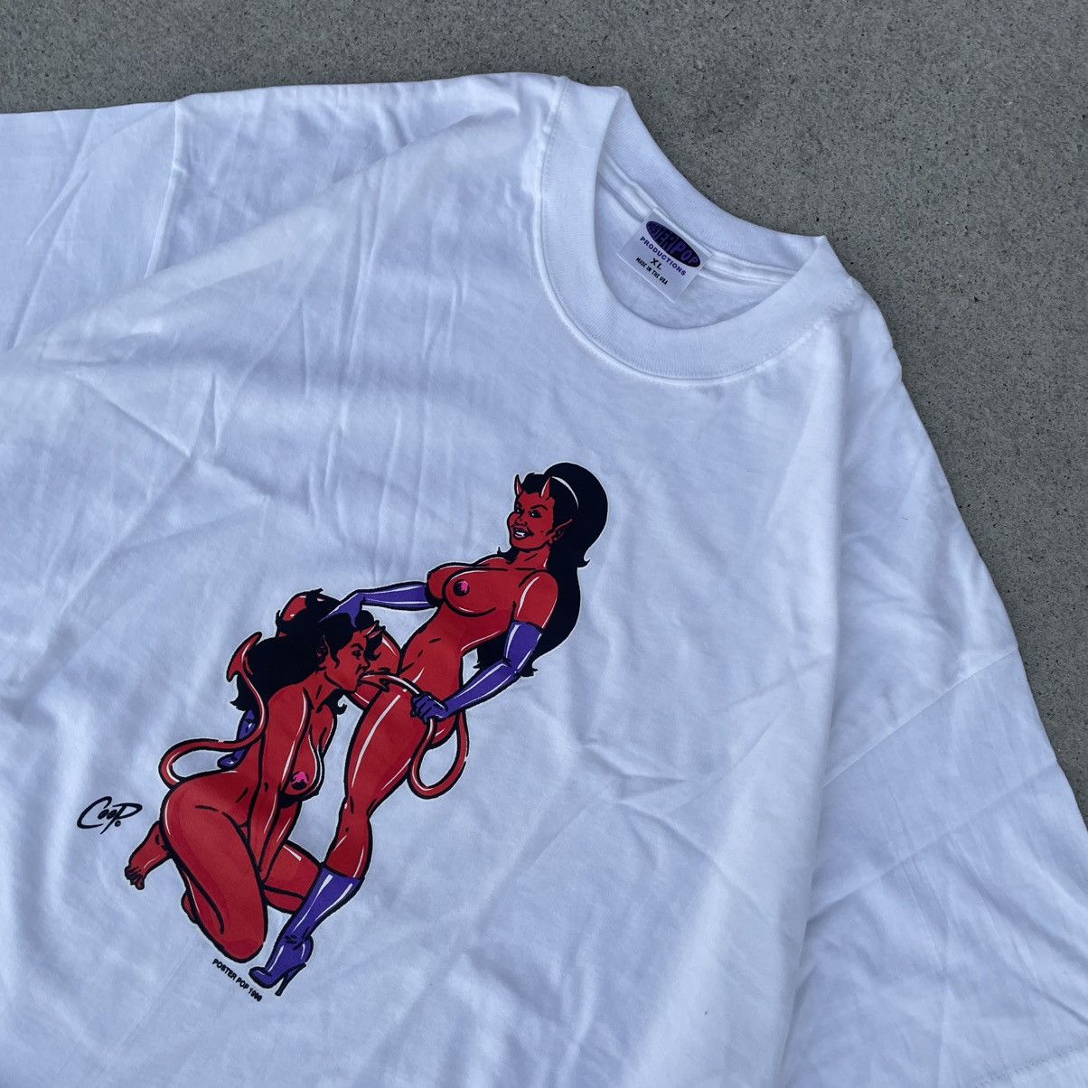 Vintage Vintage 1998 Coop Devil Girls white graphic t-shirt Size US XL / EU 56 / 4 - 1 Thumbnail