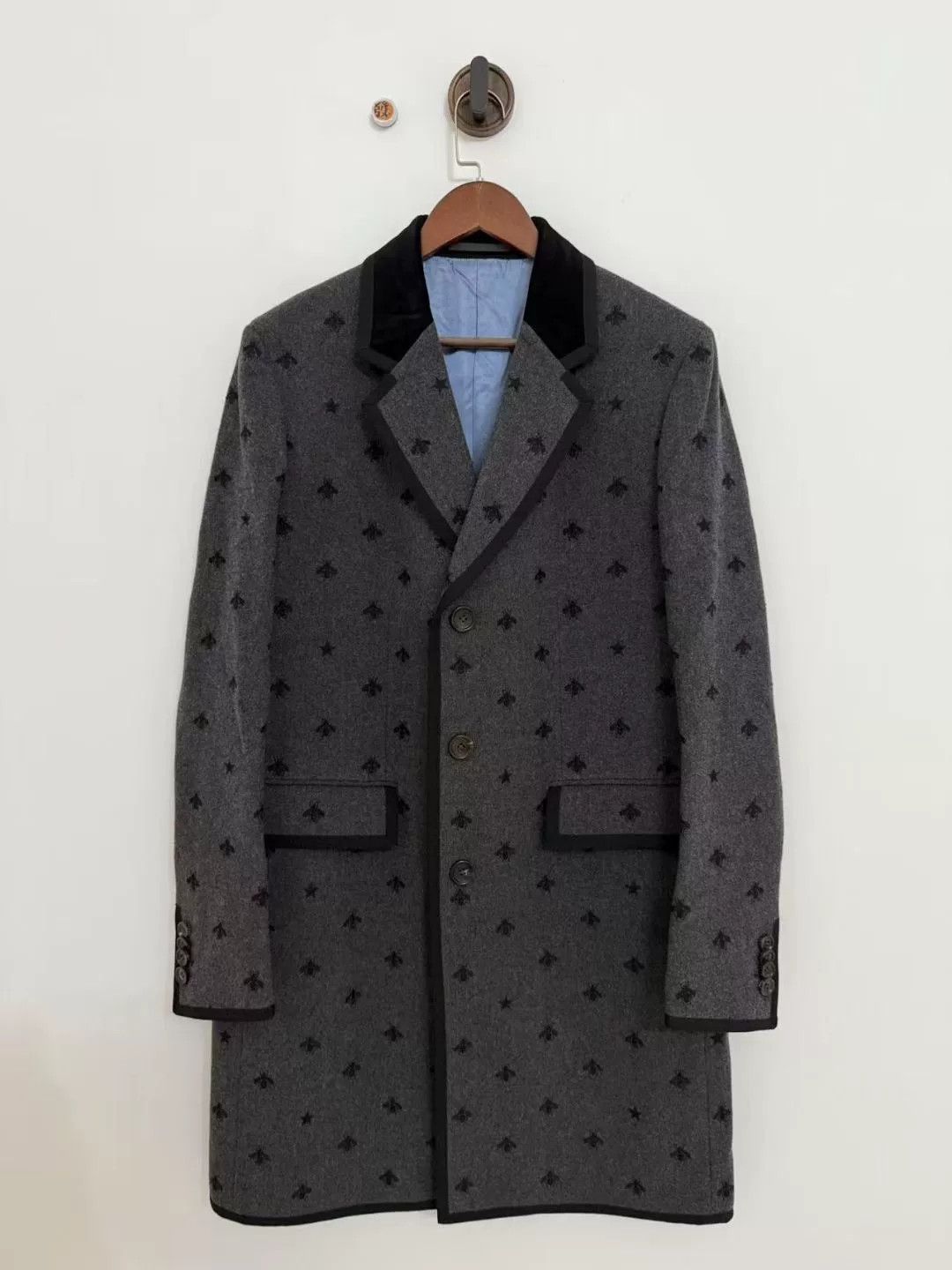 Gucci Gucci Gray Bee Embroidery Wool Coat Size US M / EU 48-50 / 2 - 1 Thumbnail