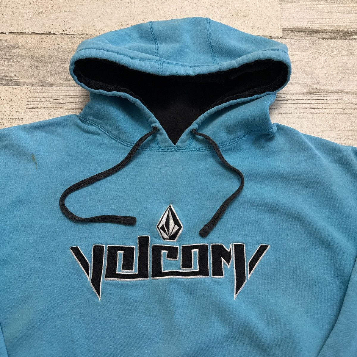 Volcom Vintage Surf Skater THRASHED Volcom Embroidered Hoodie XL Size US XL / EU 56 / 4 - 2 Thumbnail