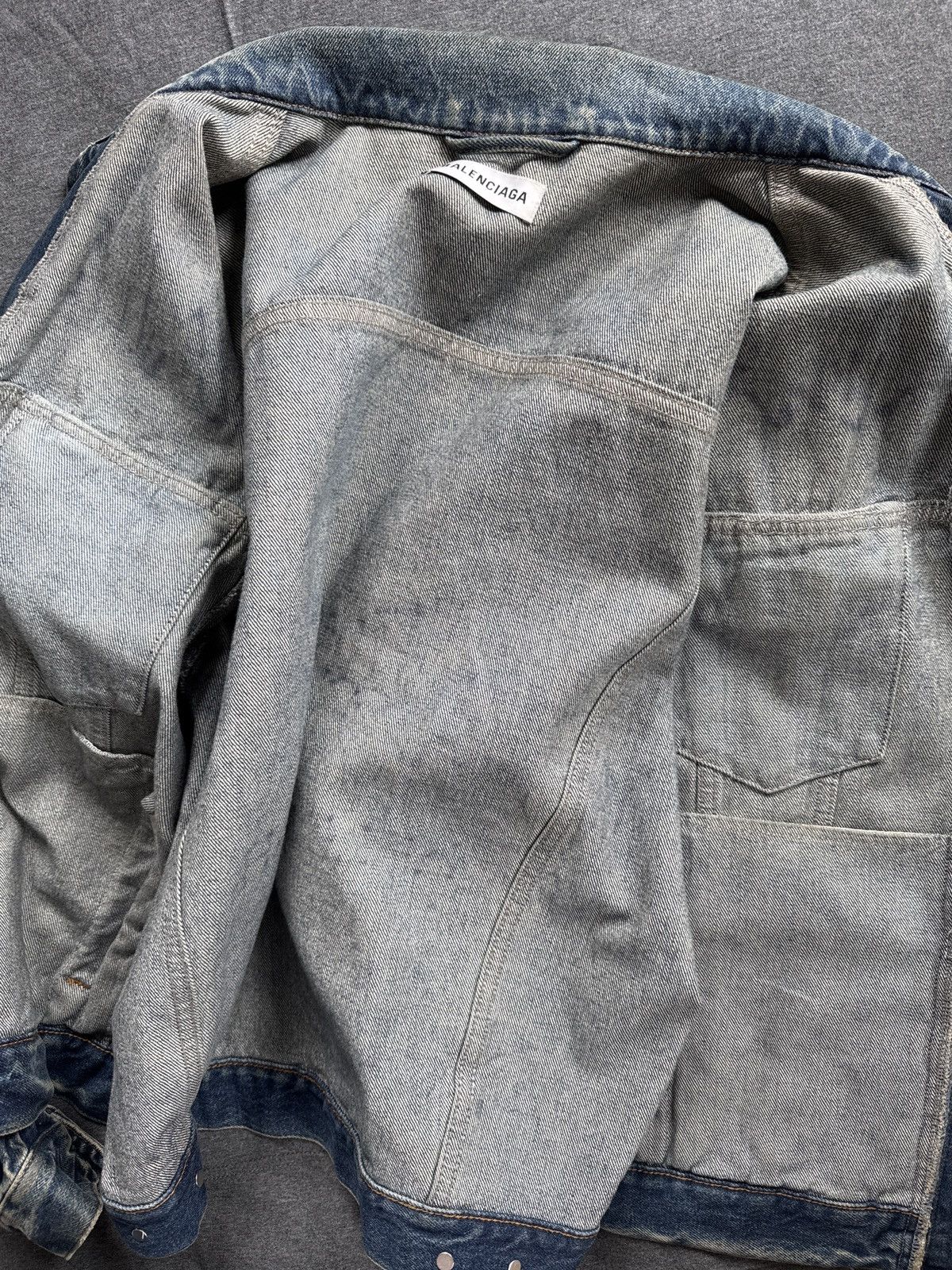 Balenciaga Balenciaga Denim Jacket Custom Painted Grafitti All-Over Size US S / EU 44-46 / 1 - 13 Thumbnail