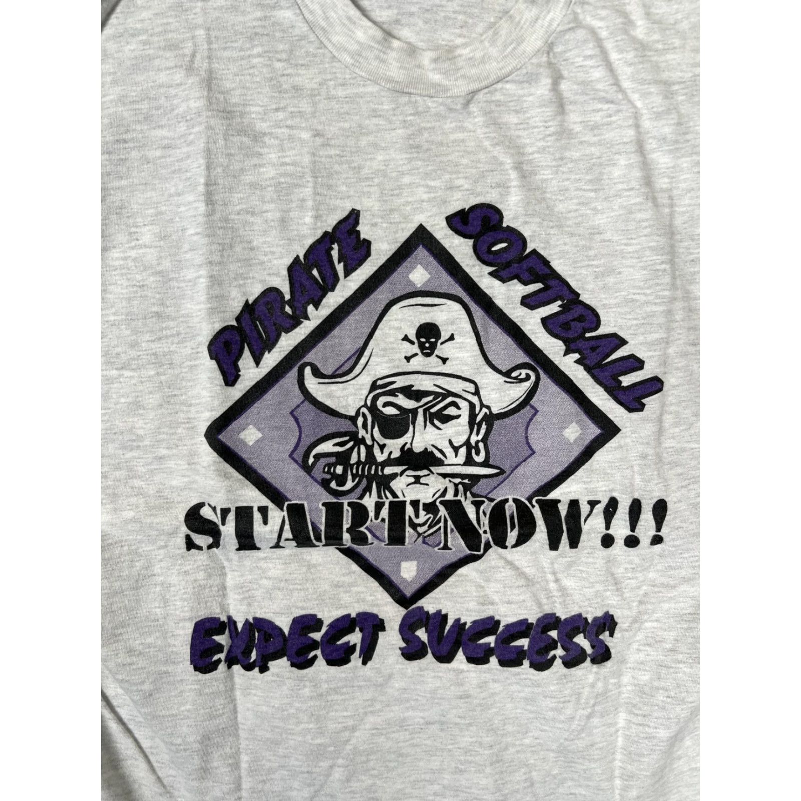 Hanes VINTAGE Hanes Beefy-T Pirate Softball T-Shirt Mens XL Gray Crew Neck Short Sleeve Graphic Print Sports Mens Size US XL / EU 56 / 4 - 2 Thumbnail