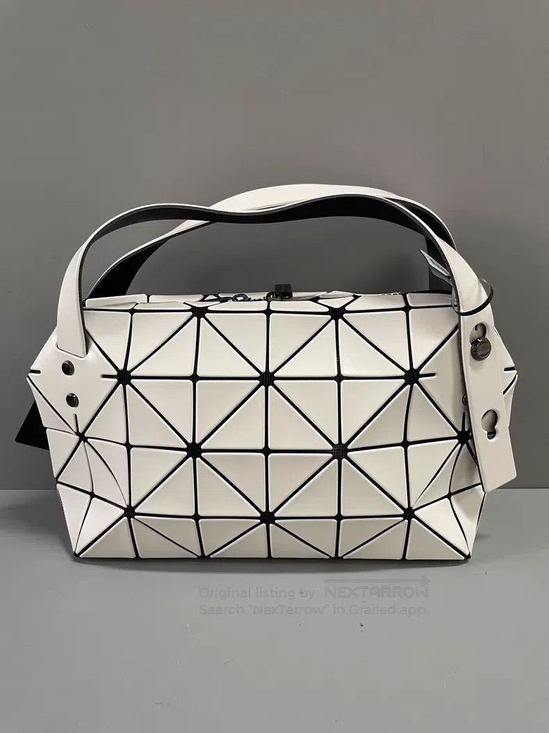 Issey Miyake Issey Miyake White Handbag Size ONE SIZE - 2 Thumbnail