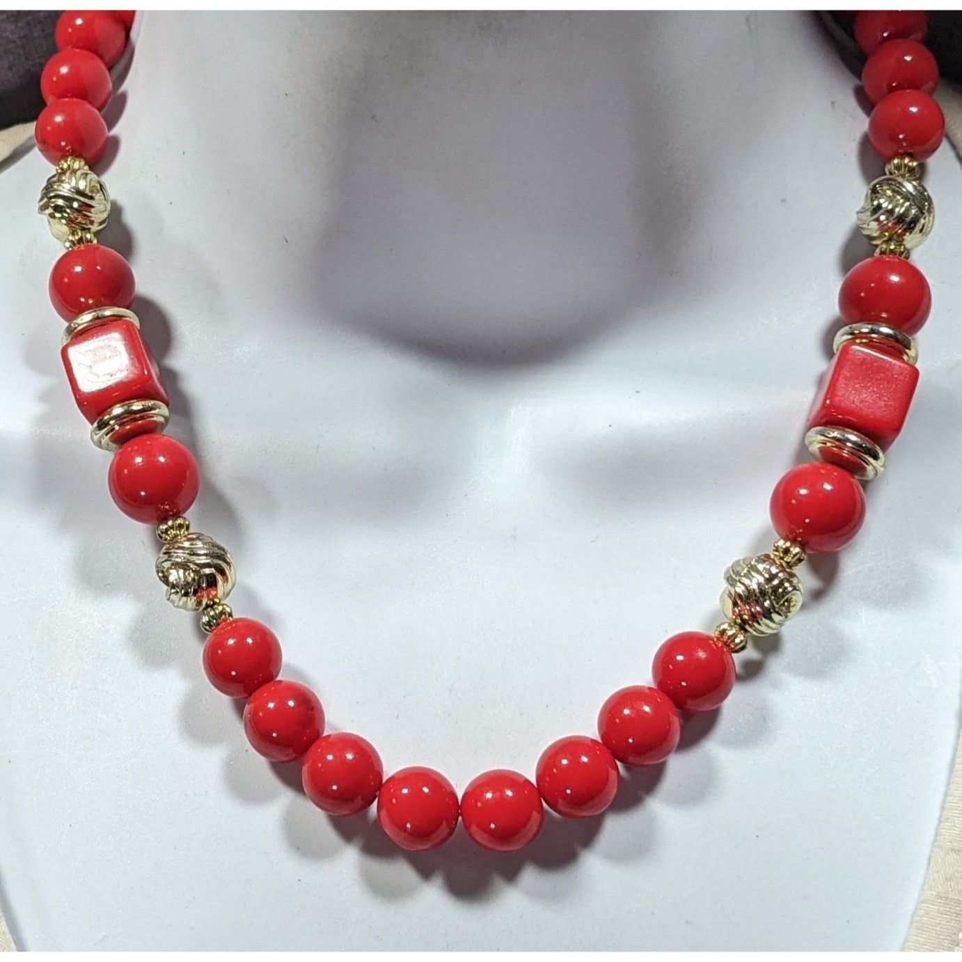 Other Vintage Red And Gold Tone Beaded Necklace Size ONE SIZE - 4 Thumbnail