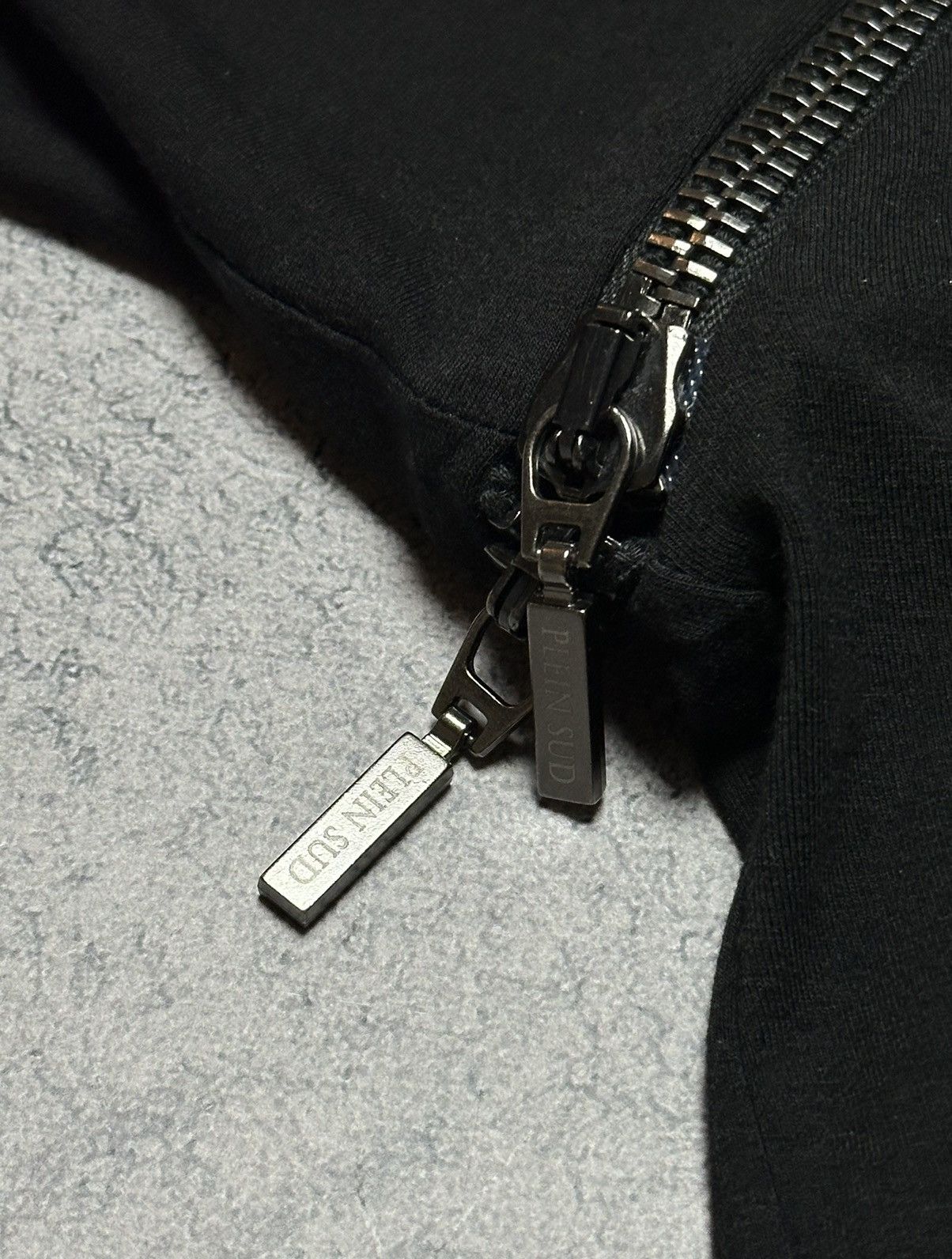plein sud Plein Sud Jeans Asymmetric Turtleneck Zip Details Top Hoodie Size L / US 10 / IT 46 - 11 Thumbnail
