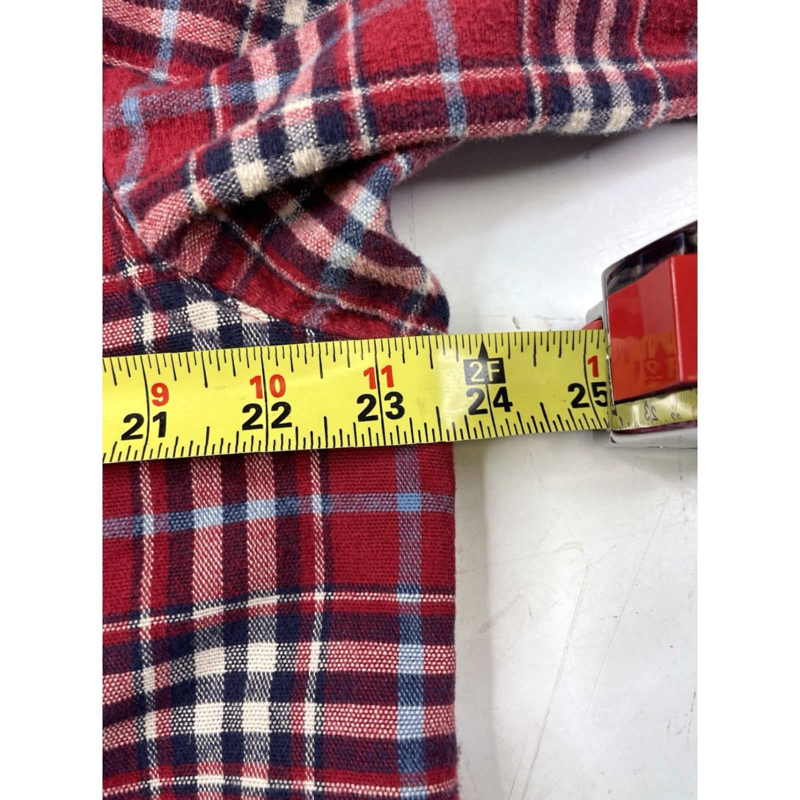 Vintage VINTAGE LL Bean Chamois Plaid Flannel Button Up Shirt Red 277981 Mens Medium Traditional Size US M / EU 48-50 / 2 - 6 Thumbnail