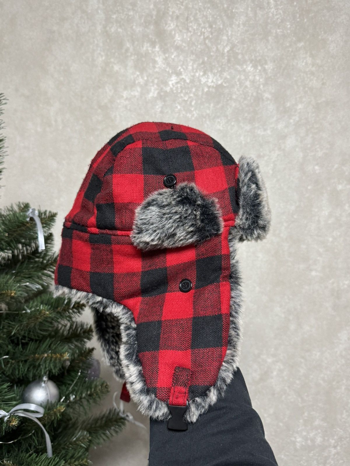 Other Vintage red/black fur Y2K hype fluffy ushanka hat punk Size ONE SIZE - 5 Thumbnail