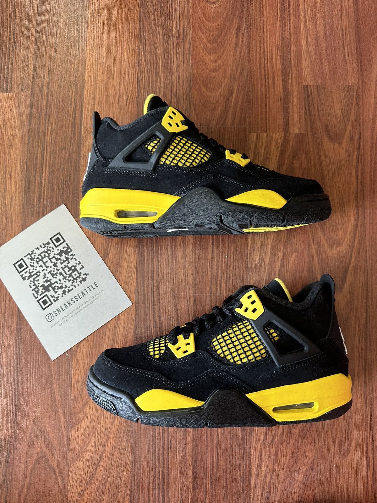 Jordan Brand Jordan 4 Retro Thunder (2023) (GS) Size 4.5Y/6W 408452-017 Size US 6 / IT 36 - 1 Thumbnail