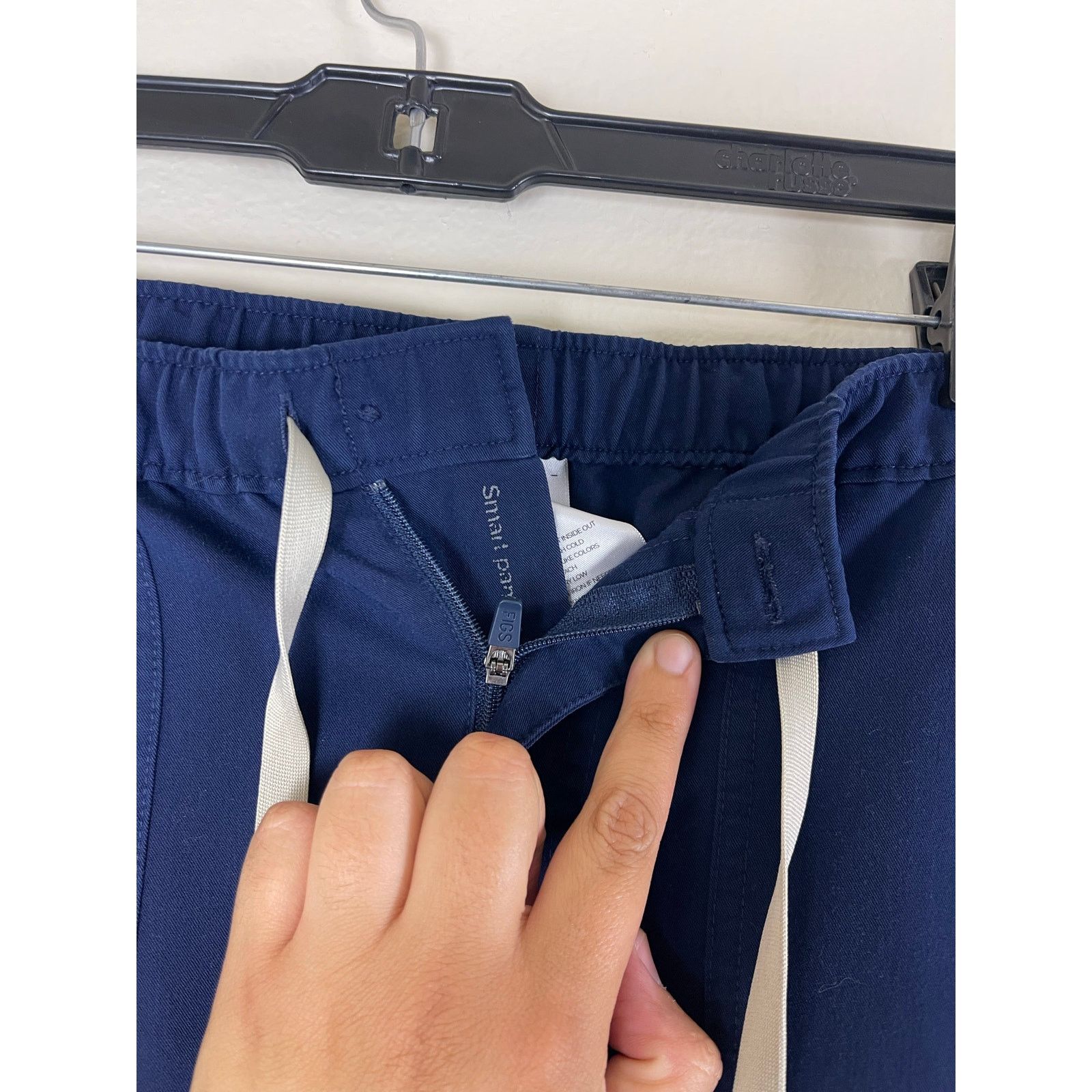 Other Figs bottom scrubs pre owned size M/S Size 27" / US 4 / IT 40 - 3 Thumbnail