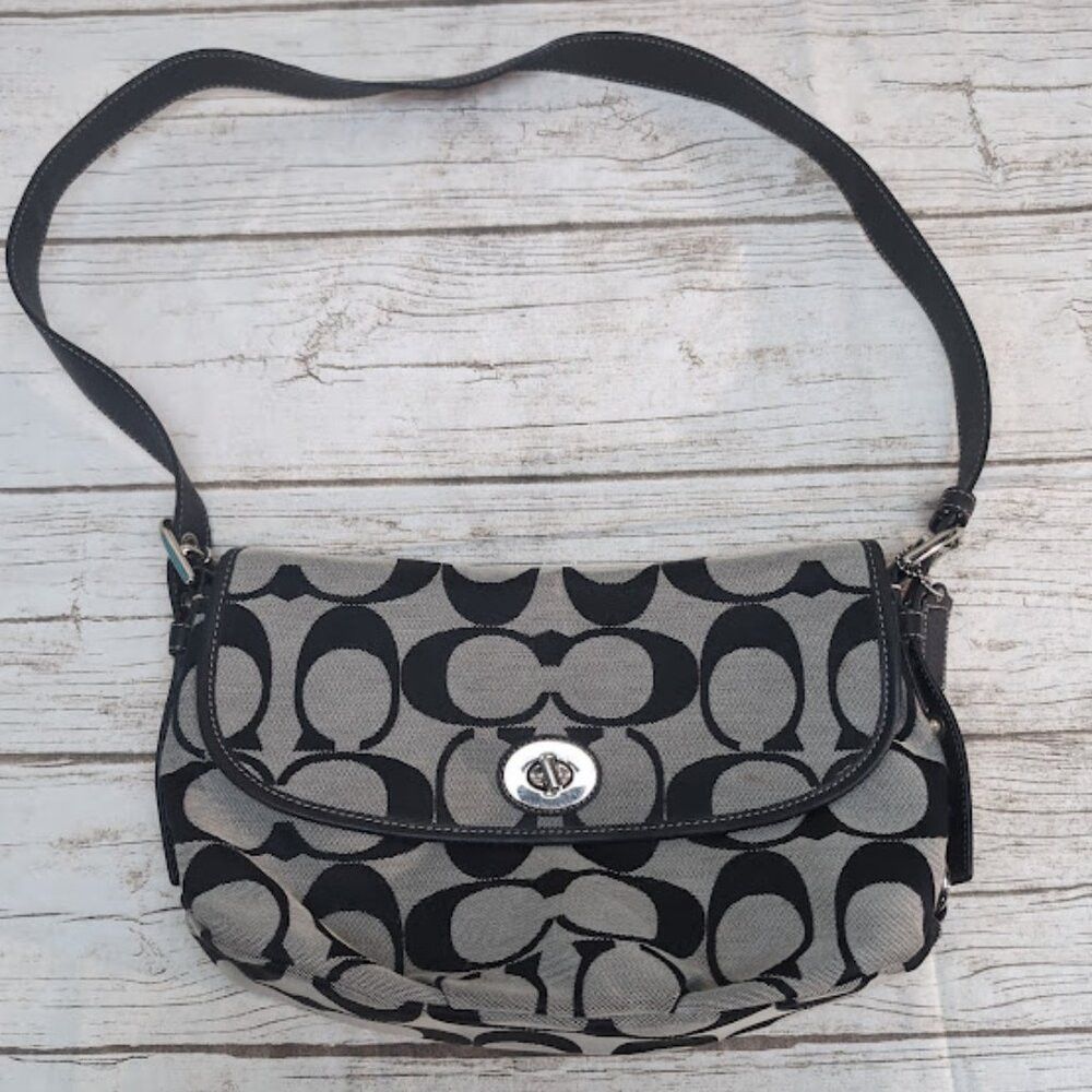 Coach Vintage Coach Purse Canvas and Leather Black and Cream Size ONE SIZE - 1 Thumbnail