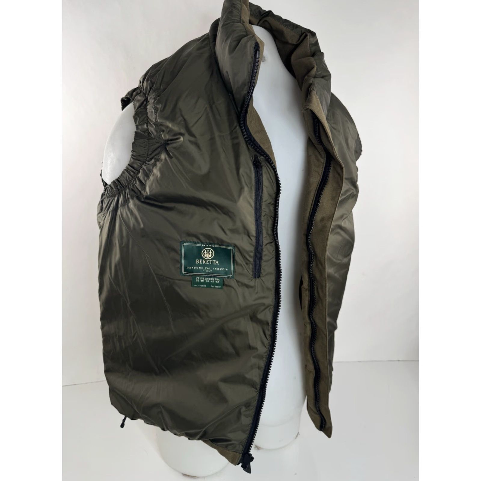 Vintage BERETTA Italy - GOOSE DOWN 800 Quilted 42 Field Ranch Hunting Vest - EXCELLENT Vest Mens 42 Dark Olive Down Quilted Hunting B10 Size US XS / EU 42 / 0 - 6 Thumbnail