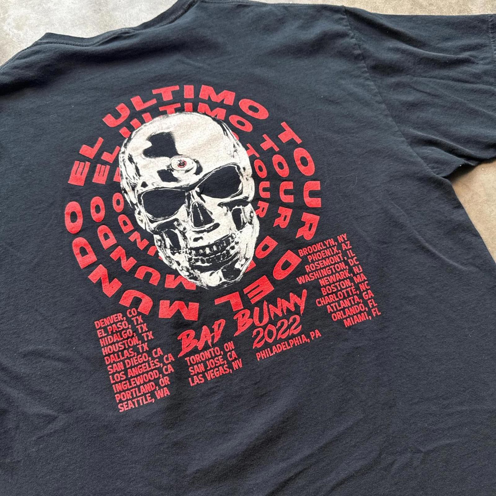 Other Bad Bunny 2022 "El Ultimo Tour Del Mundo" Tour T-Shirt Size US L / EU 52-54 / 3 - 4 Thumbnail