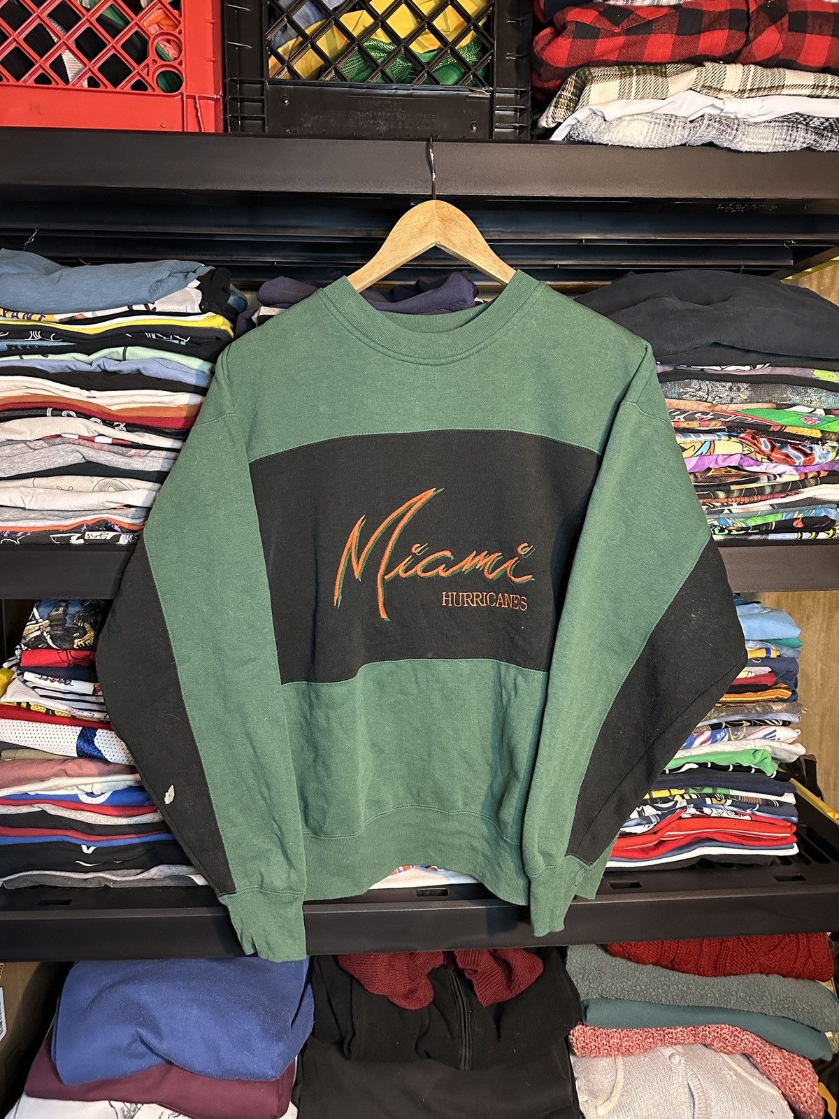 Vintage Vintage 90s Miami Hurricanes Crewneck Size US L / EU 52-54 / 3 - 1 Thumbnail