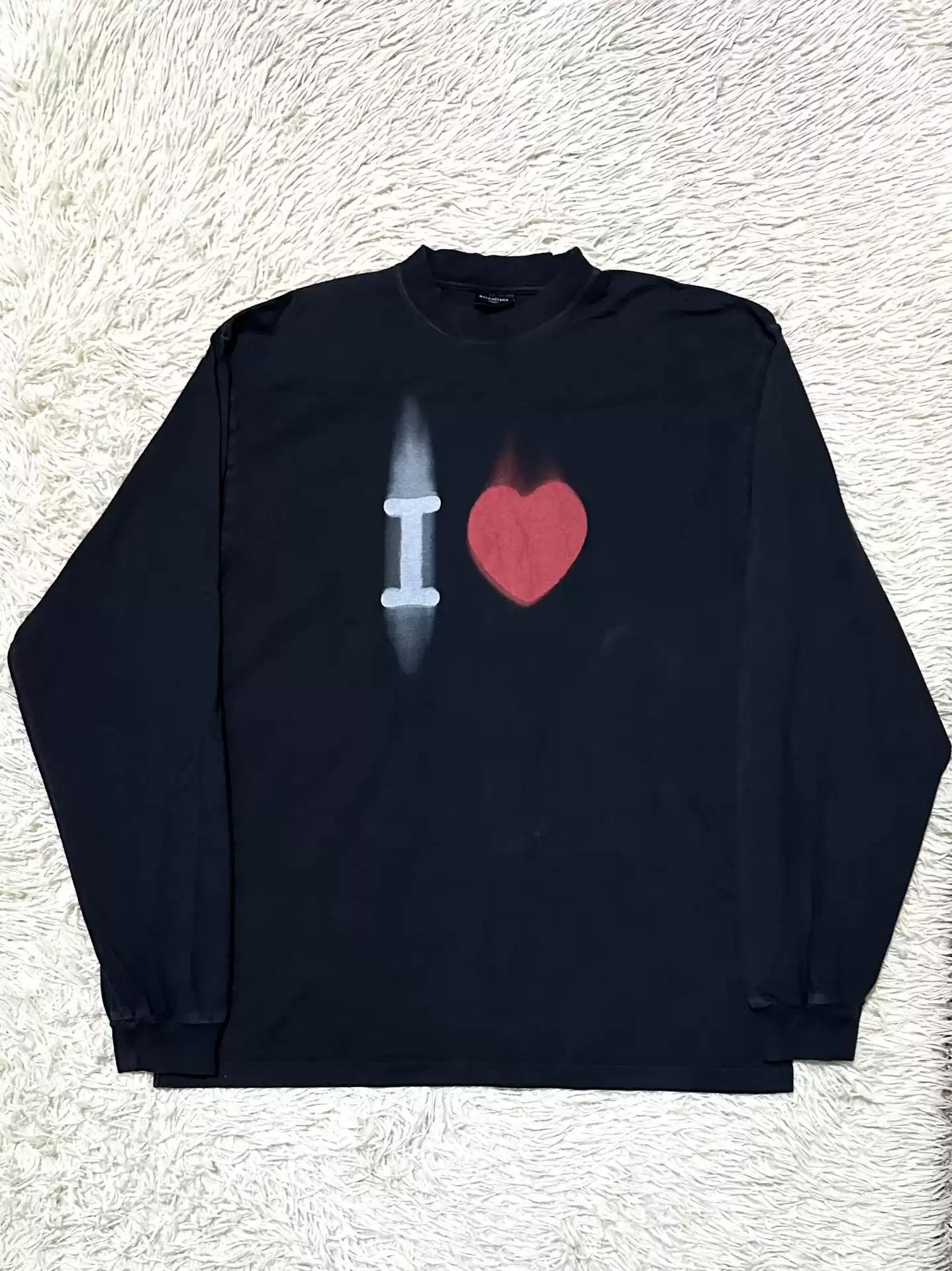 Balenciaga Balenciaga 23ss Valentine's Day limited neckline logo washed and distressed long sleeves Size US M / EU 48-50 / 2 - 1 Thumbnail