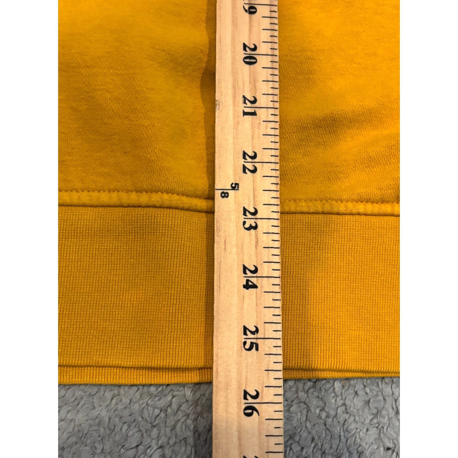 Levi's VINTAGE Levi's Crew Neck Sweatshirt Mens Small Yellow Long Sleeve Pullover Fleece FLAW Size US S / EU 44-46 / 1 - 6 Thumbnail