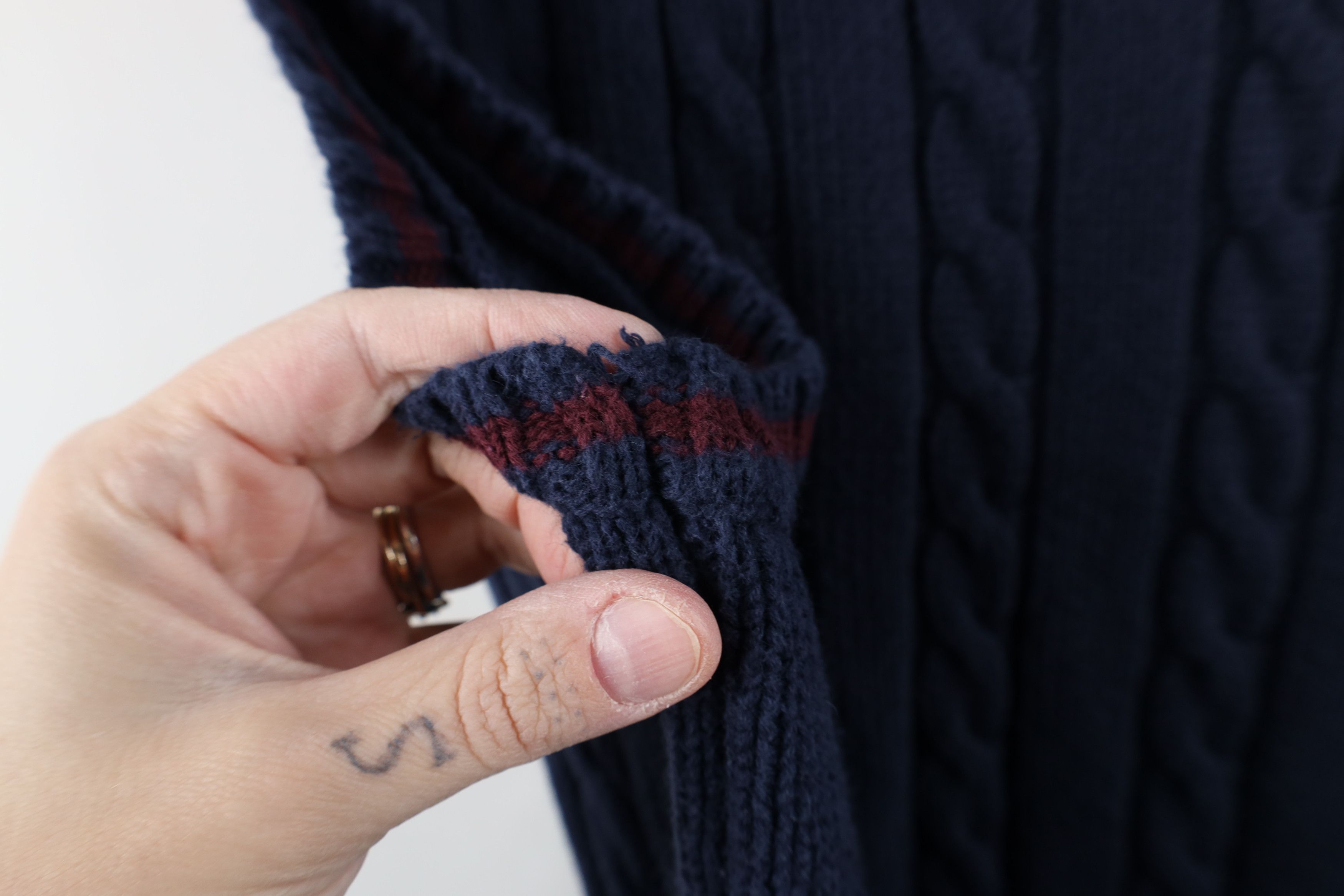 Gap Vintage 90s Gap Chunky Cable Knit Sweater Vest Navy Blue Size US XL / EU 56 / 4 - 6 Thumbnail