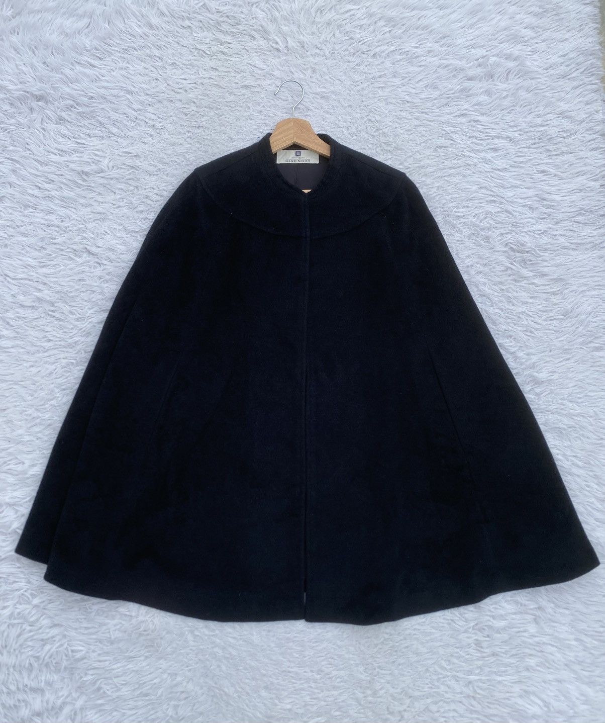Givenchy Rare Vintage Luxury GIVENCHY Cape Coat Size M / US 6-8 / IT 42-44 - 1 Thumbnail