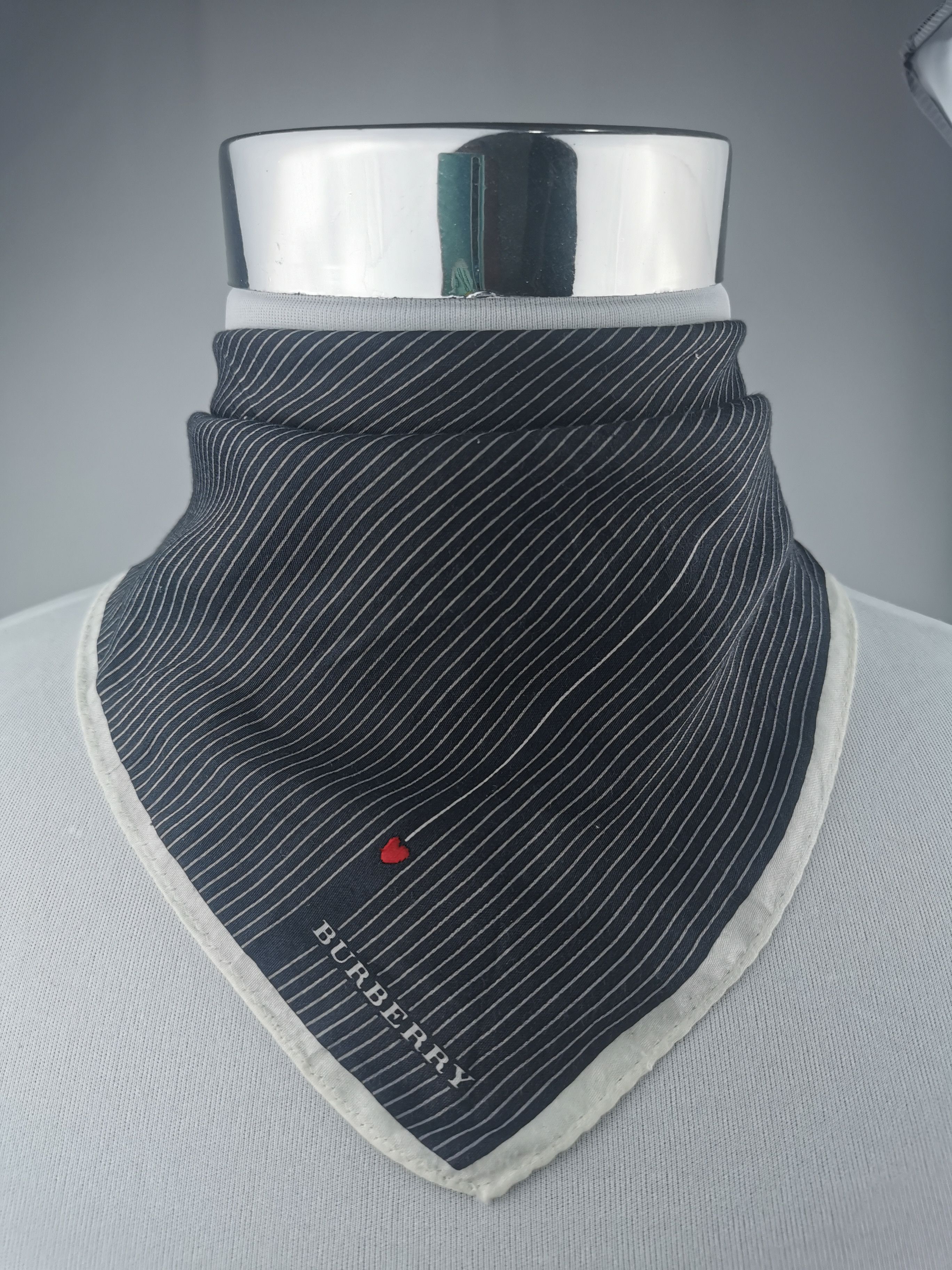 Burberry × Vintage Burberry handkerchief / bandana / neckerchief Size ONE SIZE - 1 Thumbnail