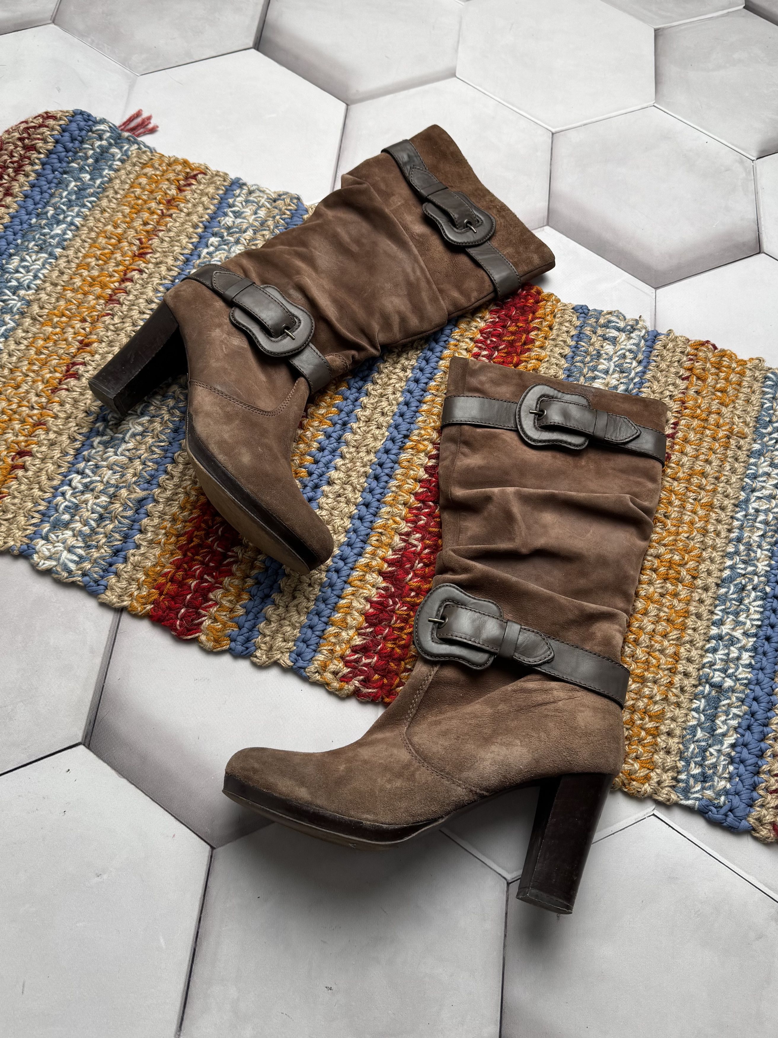 Vintage Vintage Suede Boots With Straps (E4) Size US 10 / IT 40 - 1 Thumbnail
