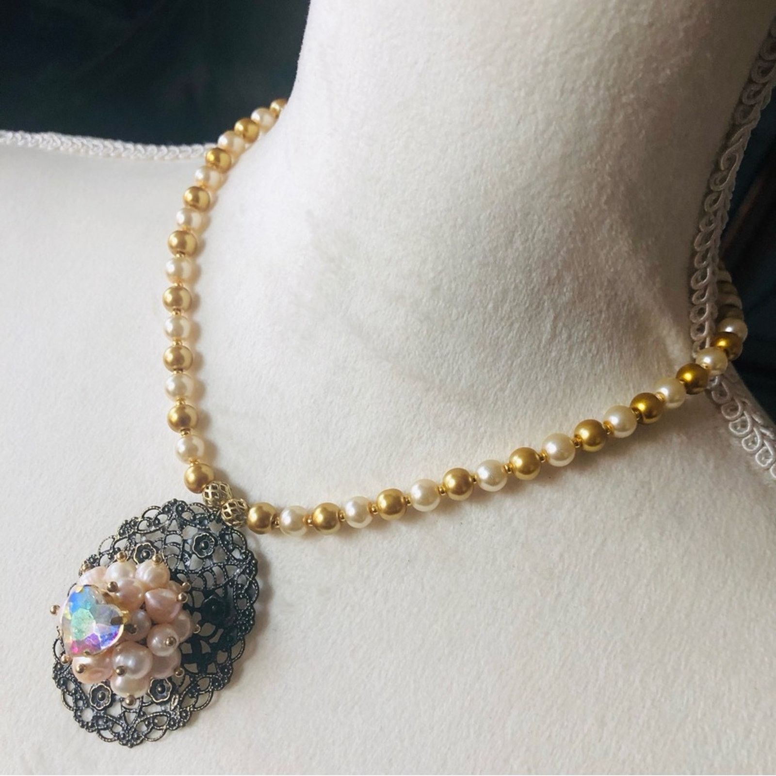 Handmade Handcrafted repurpose pearl cluster filigree Pearl necklace Size ONE SIZE - 5 Thumbnail