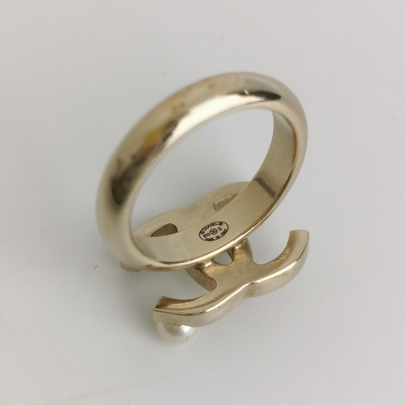 Chanel Chanel Imitation Pearl Double C Logo Ring Size 13 -z2505 Size ONE SIZE - 2 Thumbnail