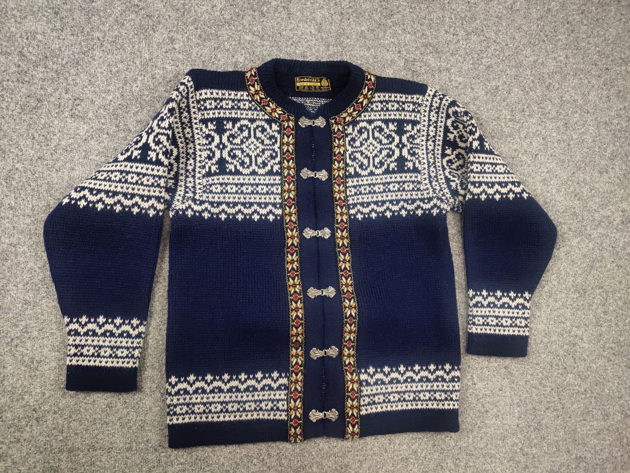 Dale Of Norway Vintage 90's Nordstrikk Wool Pattern Knit Cardigan sweater Size US M / EU 48-50 / 2 - 2 Thumbnail