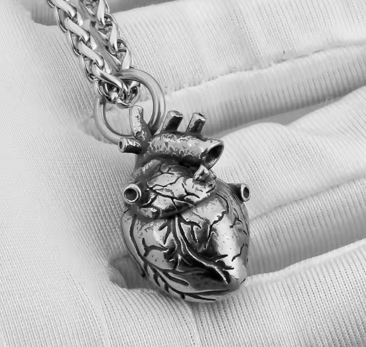 Jewelry Steel Heart Necklace Size ONE SIZE - 2 Thumbnail