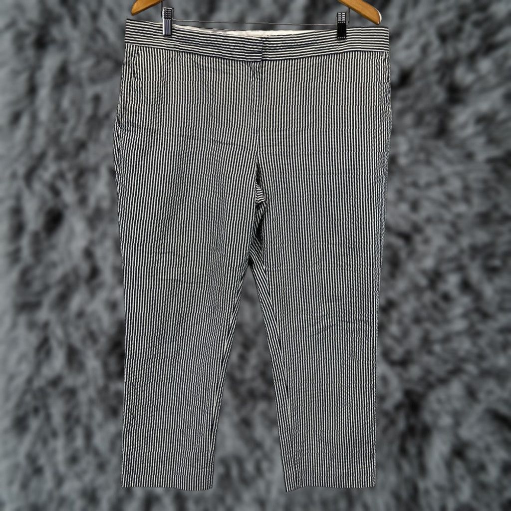 Ann Taylor Ann Taylor Cropped Seersucker Pants Blue White Striped Womens Size 14 Size 36" / US 14 / IT 50 - 1 Thumbnail