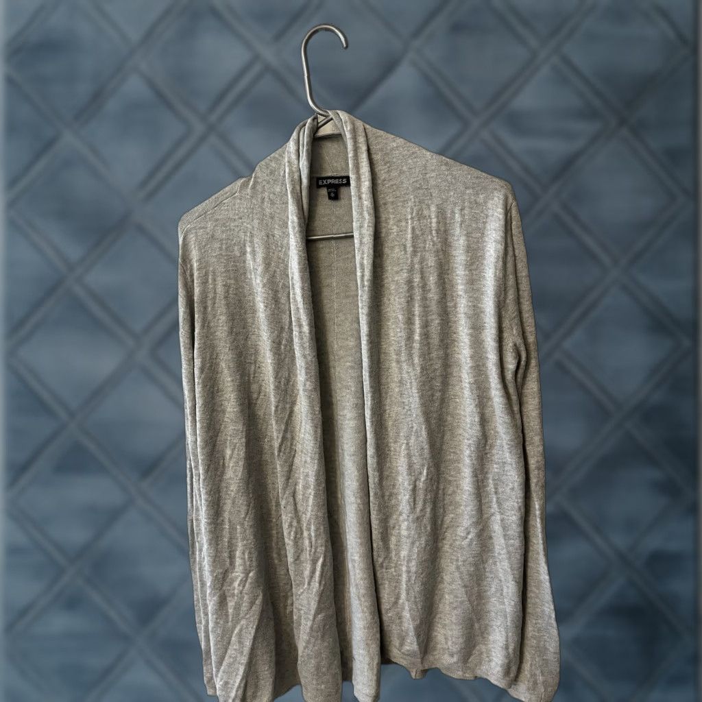 Express Express Women's Light Gray Long Sleeve Cardigan Sweater Size Medium - Solid Knit, Lightweight, Regular Fit Size M / US 6-8 / IT 42-44 - 1 Thumbnail