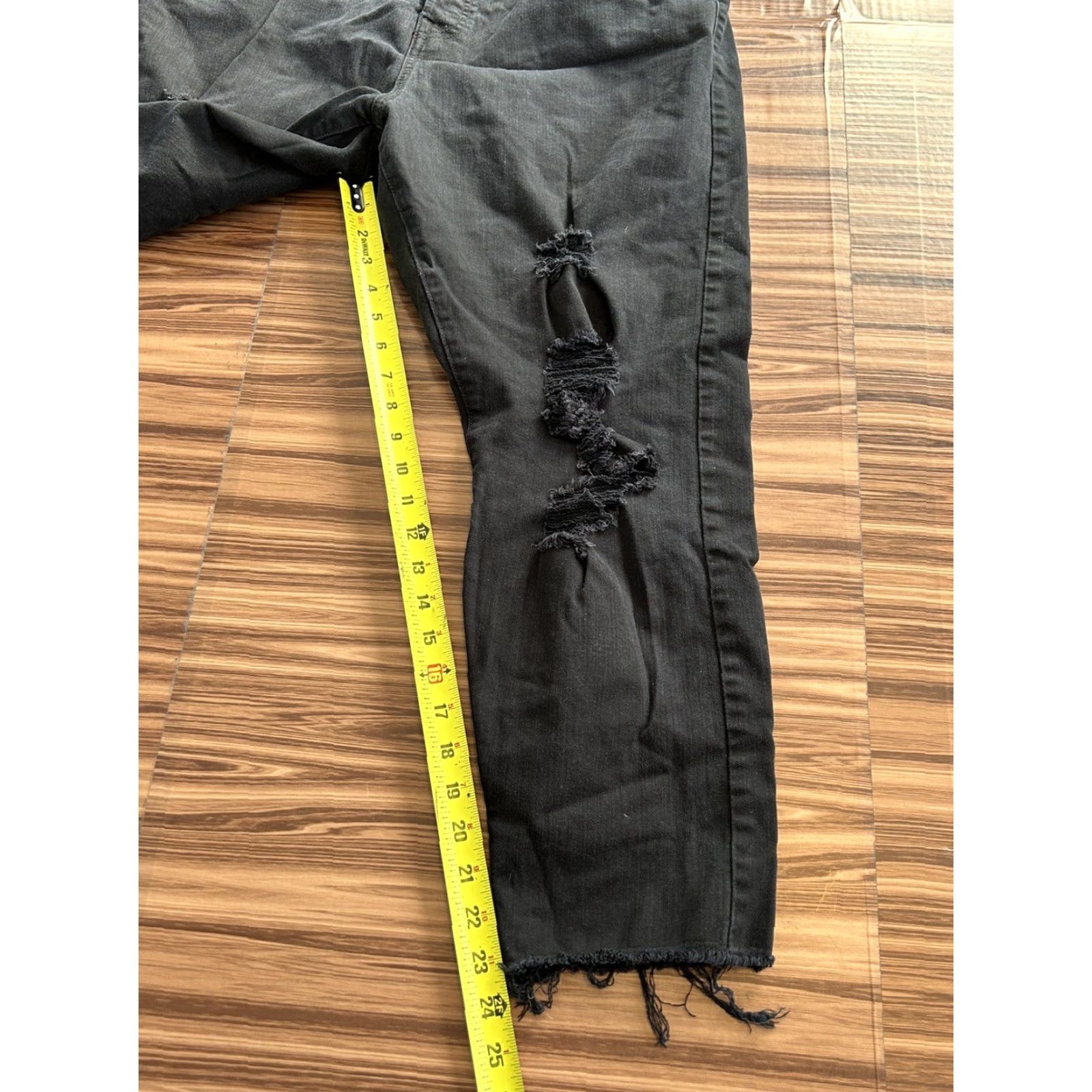 Levi's VINTAGE Levi's 501 Wedgie Skinny Jeans Womens Black Distressed size 20 W Size 42" / US 20 - 3 Thumbnail