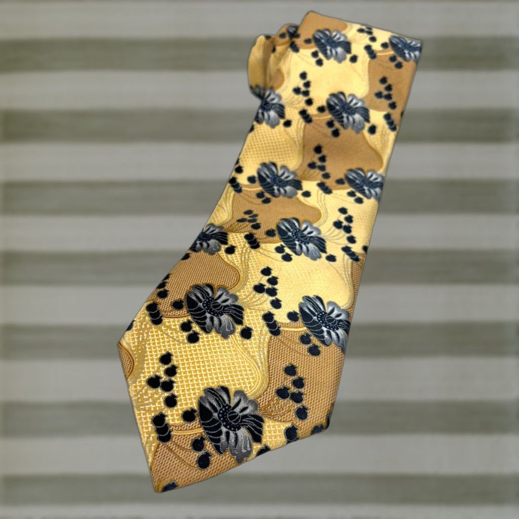 Ermenegildo Zegna **Ermenegildo Zegna Men's Luxury Silk Tie Floral Made in Italy** User: **Men's Ermenegildo Zegna Luxury Silk Floral Tie Made in Italy** Size ONE SIZE - 1 Thumbnail