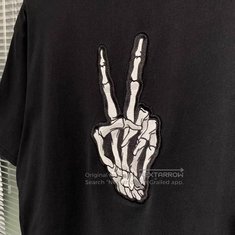 Balenciaga Balenciaga Short-sleeved T-shirt dissolved smile danger vi Size US L / EU 52-54 / 3 - 5 Thumbnail