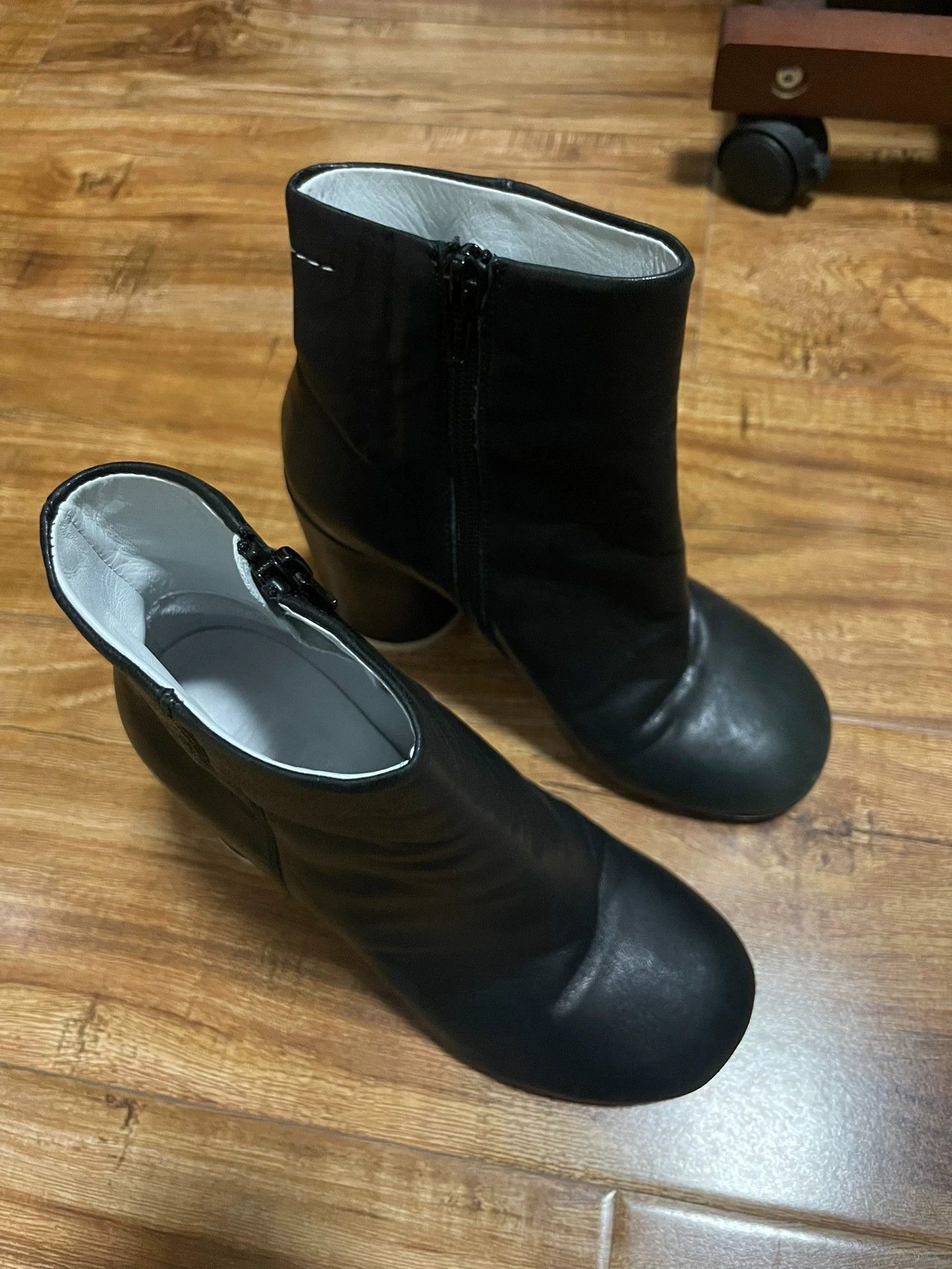 MM6 mm6 8cm Heel Lambskin Short Boots (35, Worn, Half Size Up) Size US 4.5 / IT 34.5 - 1 Thumbnail