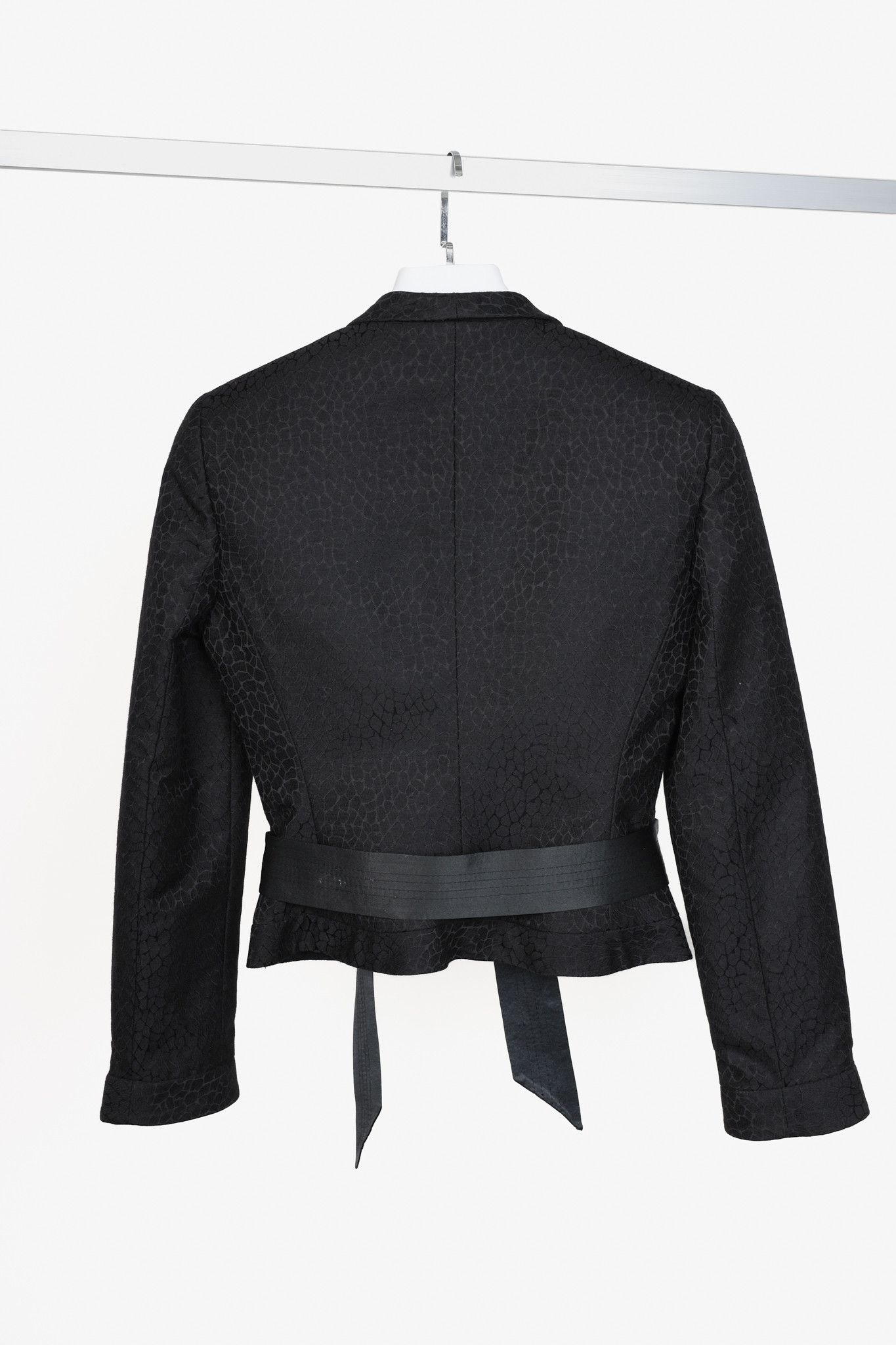 Armani Collezioni Armani Collezioni Textured Tuxedo Bow Jacket Size XS / US 0-2 / IT 36-38 - 2 Thumbnail