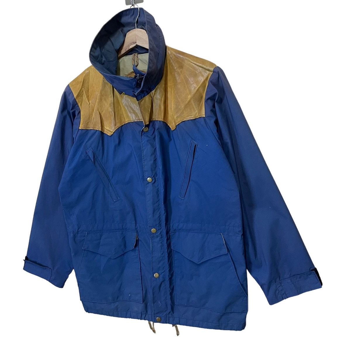 Vintage Rocky Mountain Featherbed Goretex Fabric Jacket