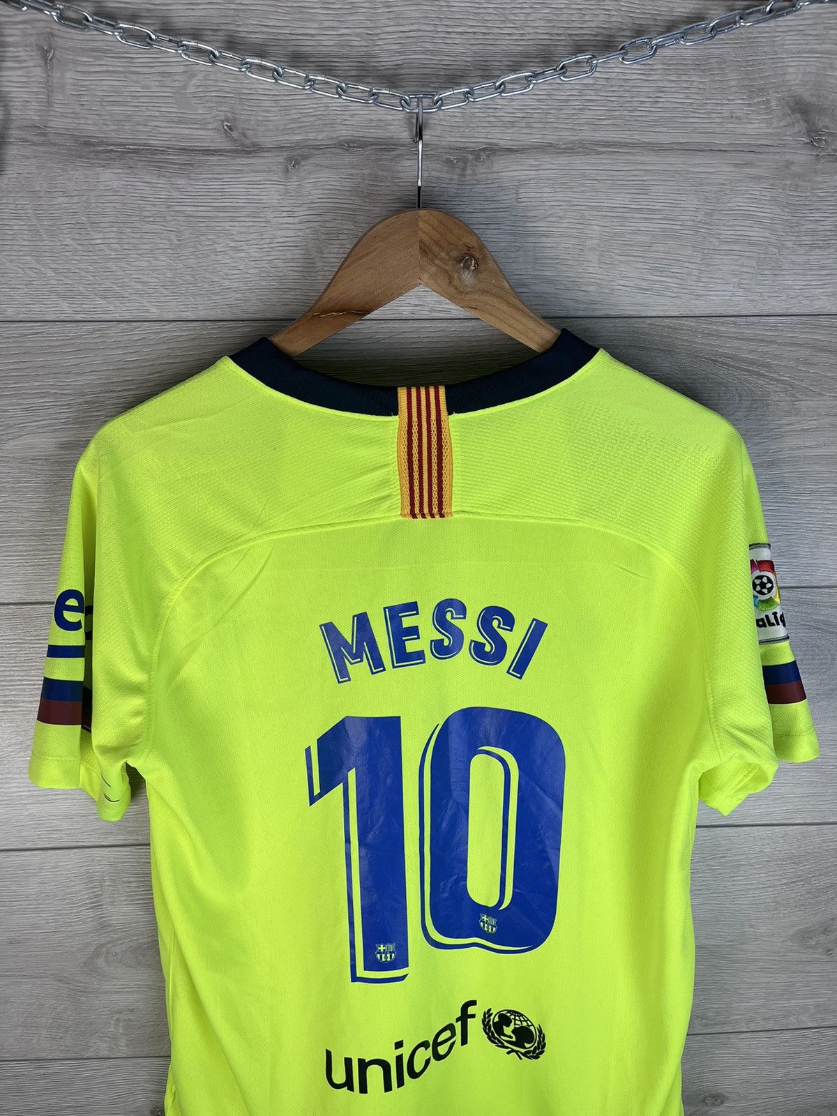 Nike Men’s soccer jersey Nike Fc Barcelona #10 Messi Laliga Size US S / EU 44-46 / 1 - 16 Thumbnail