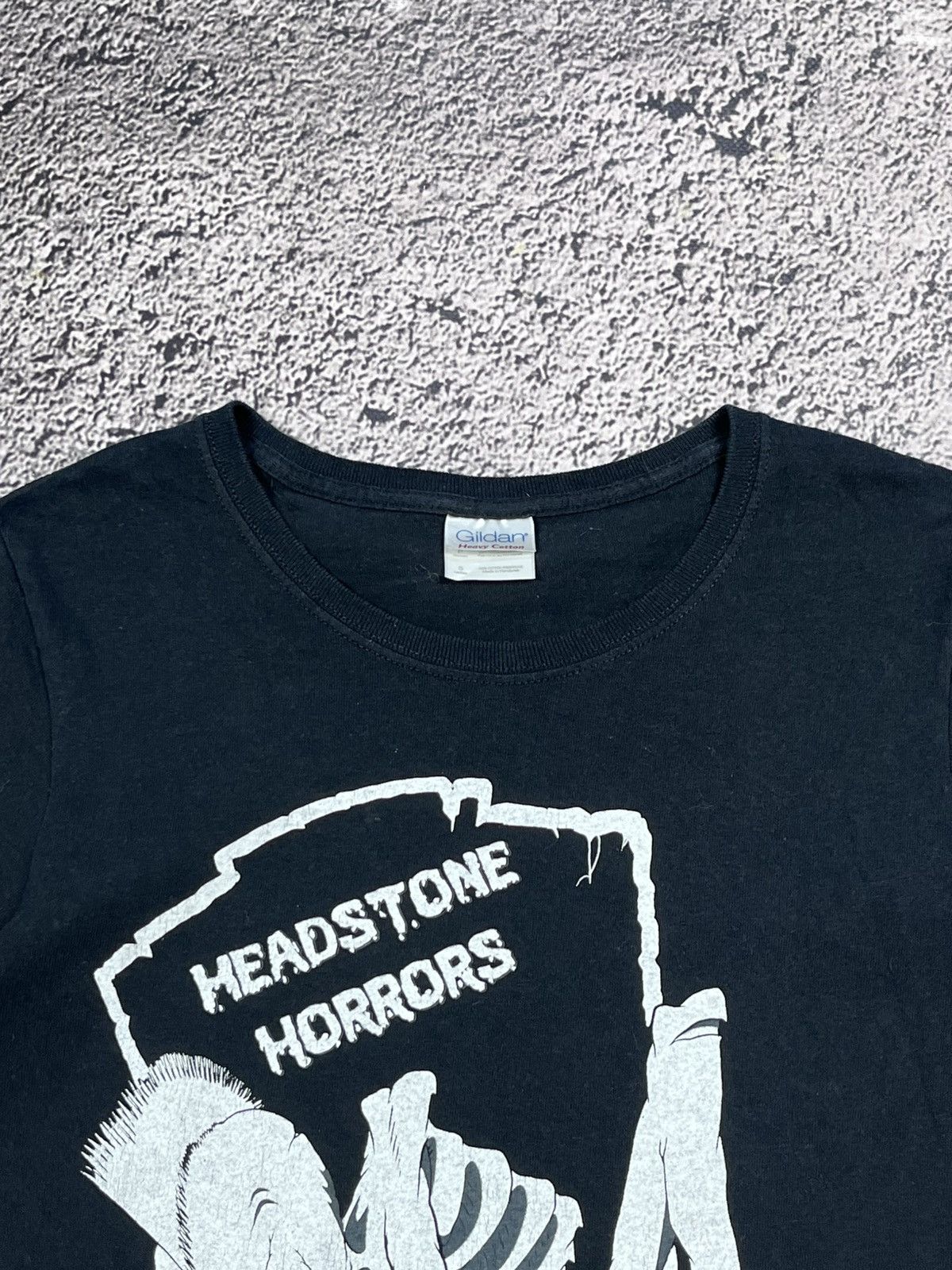 Vintage Vintage Y2K Headstone Horrors logo tee size S streetwear Size US S / EU 44-46 / 1 - 2 Thumbnail