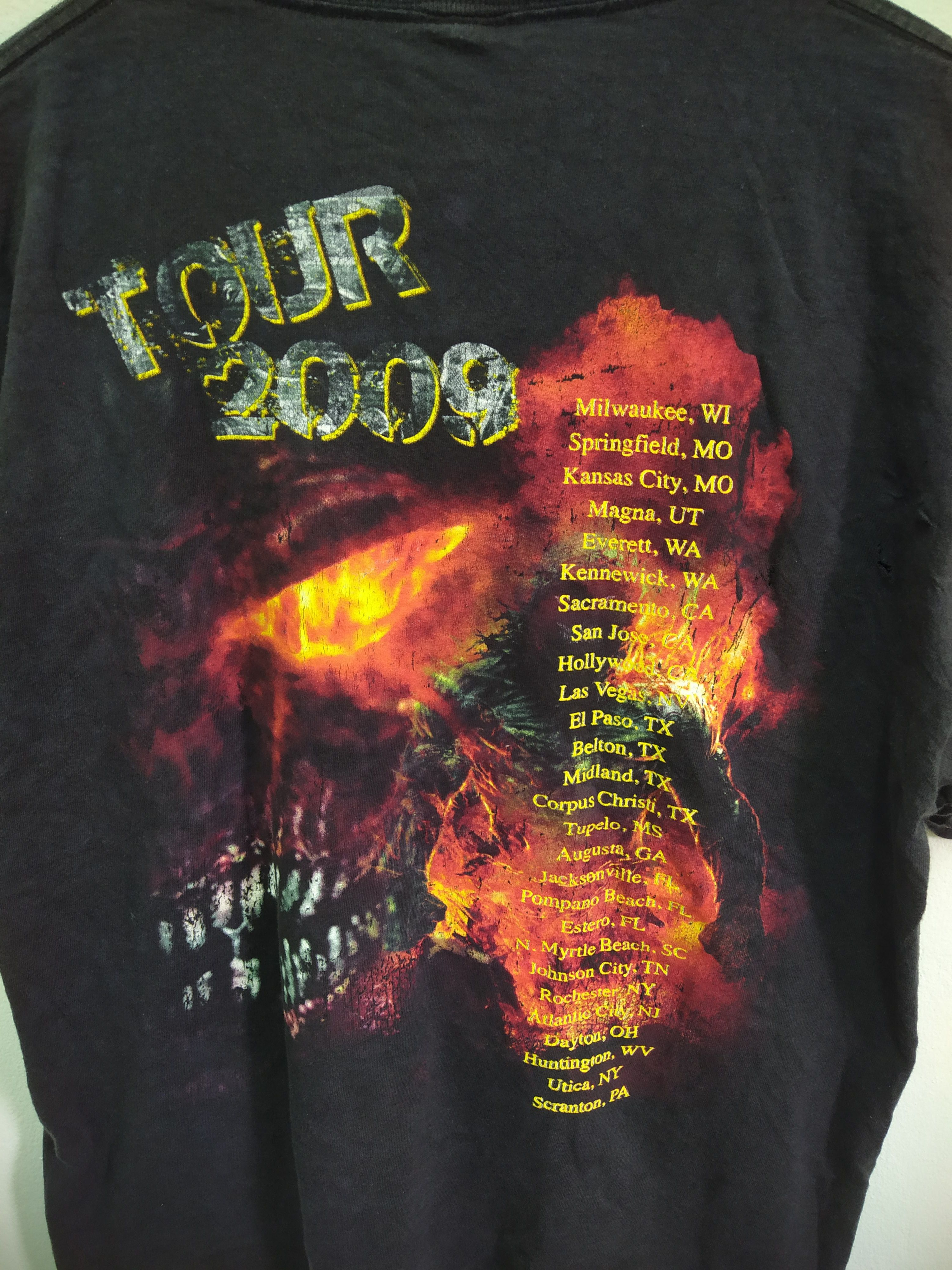 Band Tees Disturbed Indestructible Band Rock tour 2009 Size US L / EU 52-54 / 3 - 4 Thumbnail