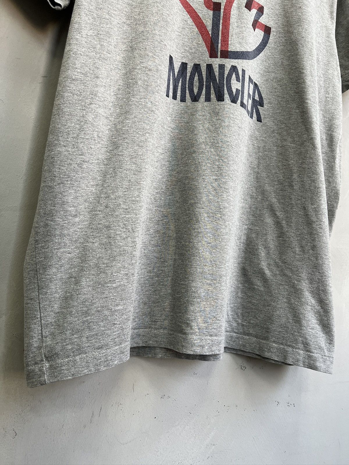 Moncler Moncler y2k big logo t shirt Size US M / EU 48-50 / 2 - 6 Thumbnail