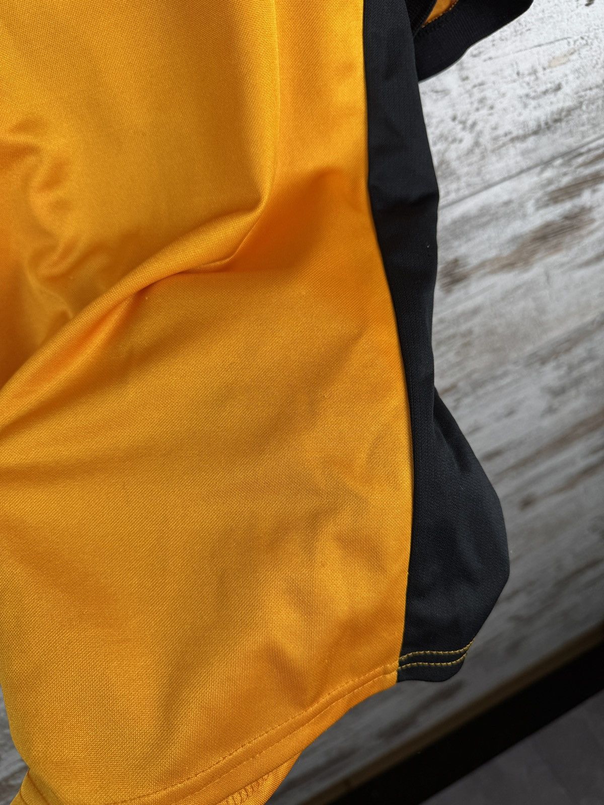 Vintage Mens Vintage Patrick Hull City tigers home T-shirt jersey Size US S / EU 44-46 / 1 - 10 Thumbnail
