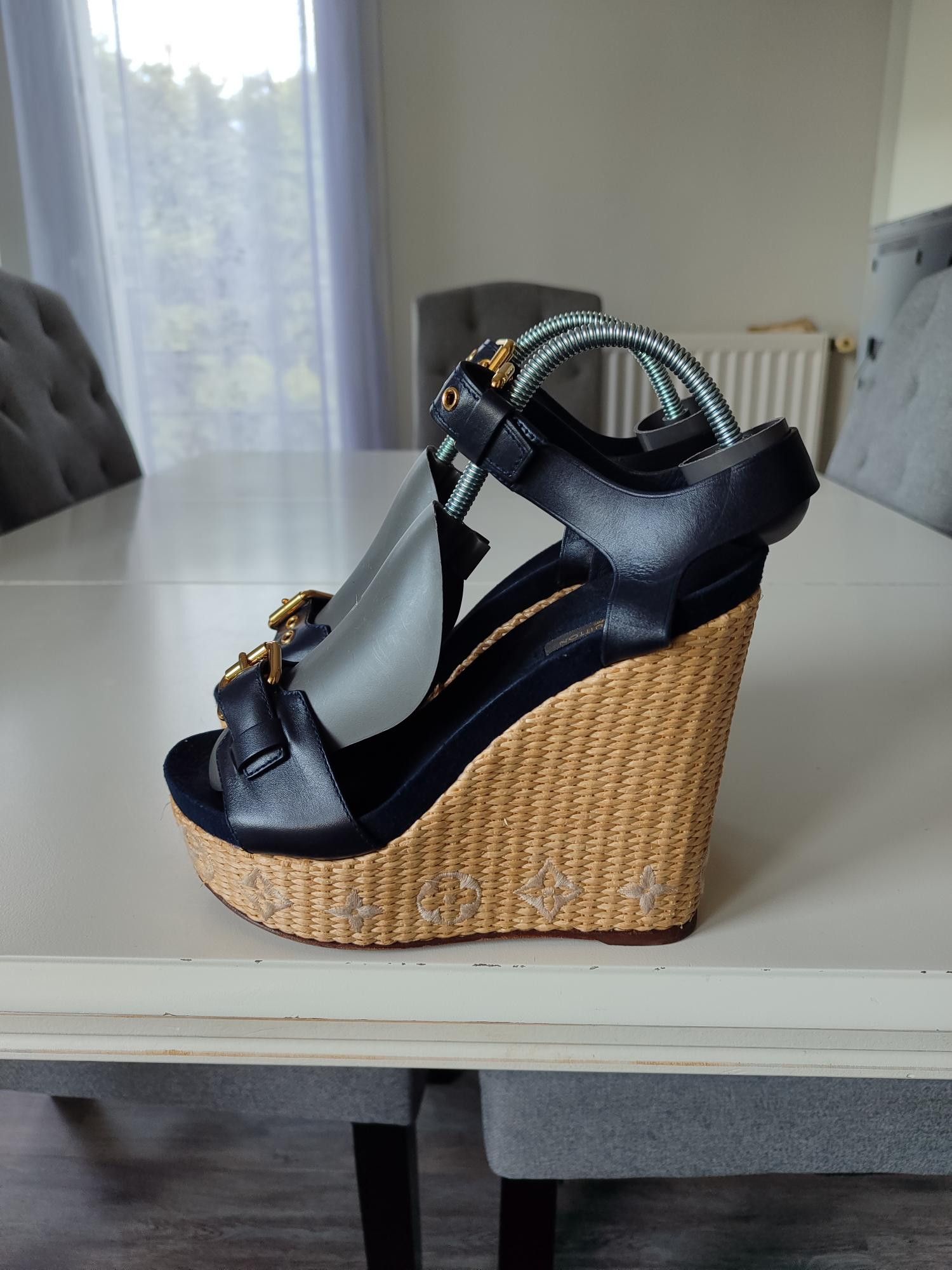 Louis Vuitton SANDALES COMPENSEES LOUIS VUITTON WEDGE Size US 7 / IT 37 - 1 Thumbnail