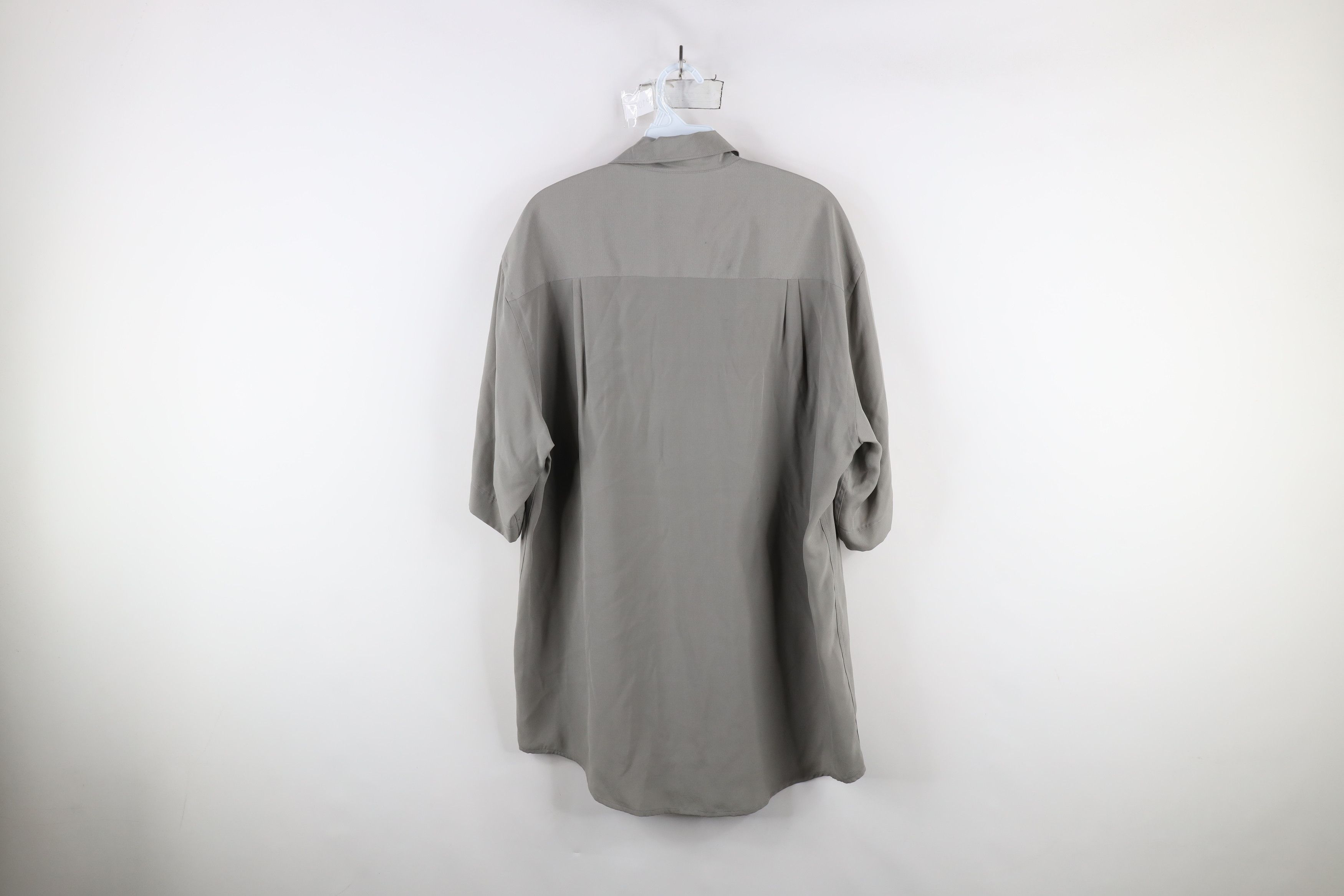 Vintage Vintage 90s Streetwear Silk Short Sleeve Button Shirt Gray Size US M / EU 48-50 / 2 - 11 Thumbnail