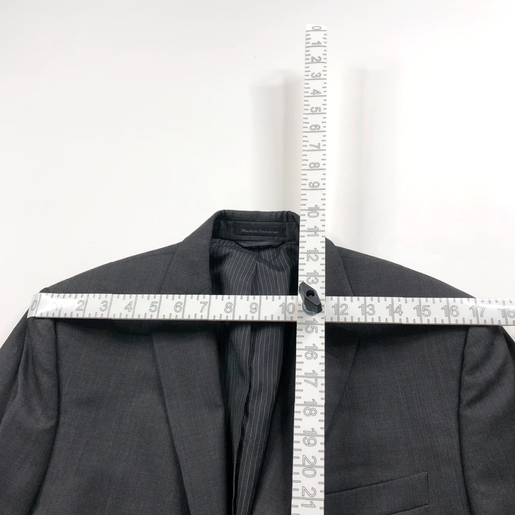 Calvin Klein Calvin Klein Slim Fit 38 Reg 100% Wool Button Blazer Sport Coat Jacket Gray MINT Mens Blazer Size 38R - 4 Thumbnail
