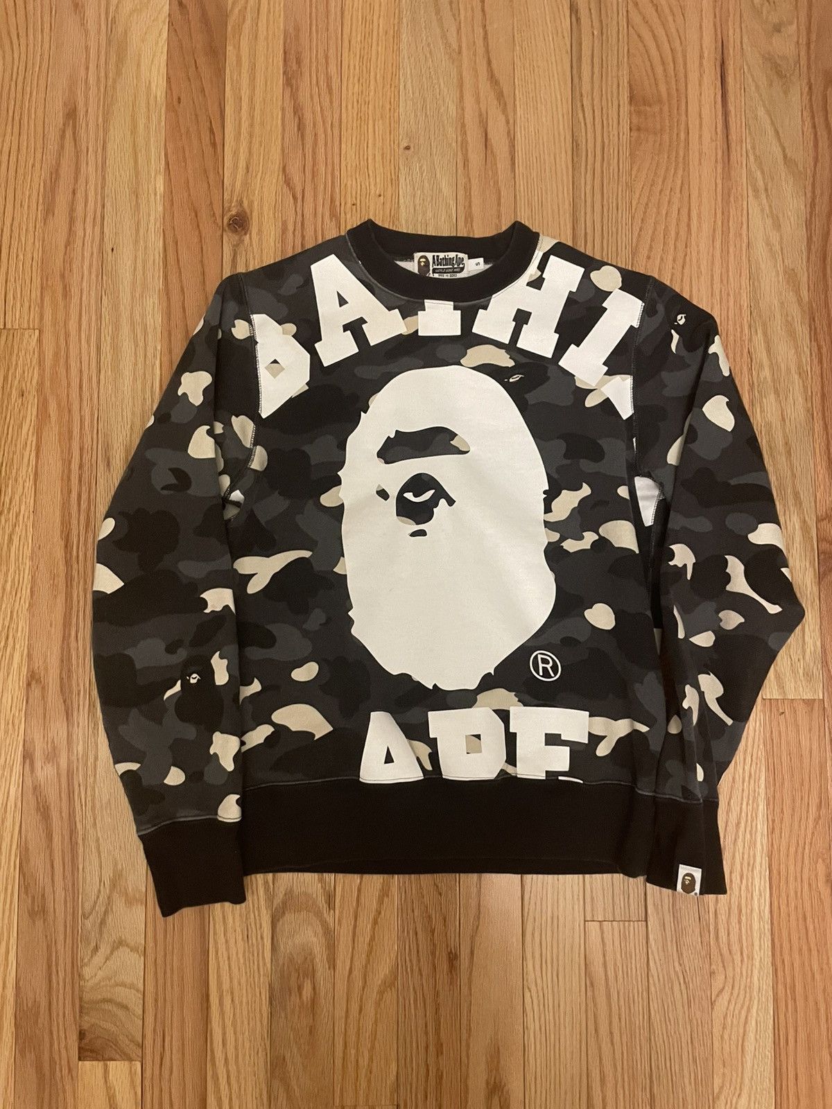 Bape Bape Mens City Camo Glow In The Dark Crewneck Size US S / EU 44-46 / 1 - 1 Thumbnail
