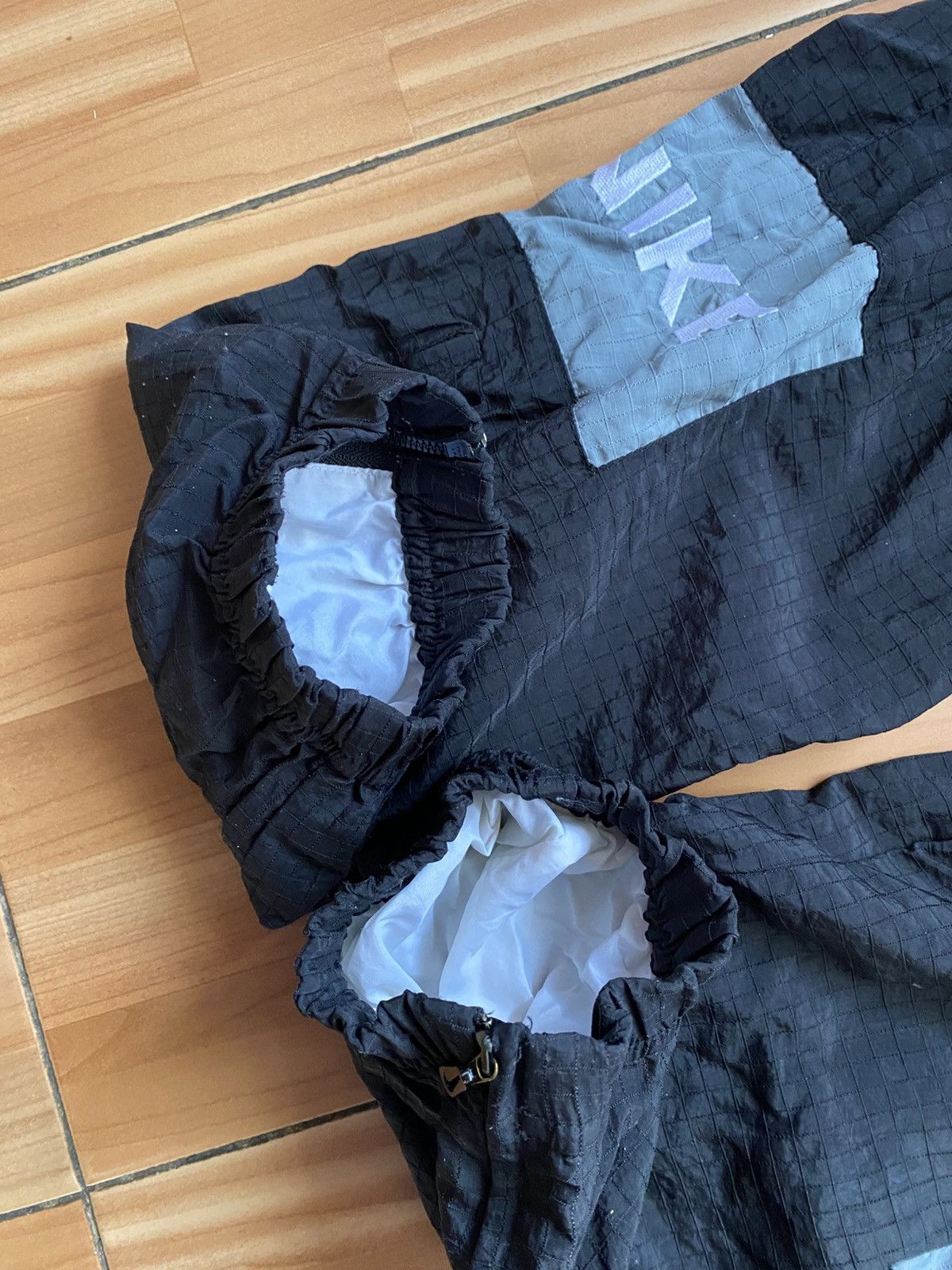 Vintage Vintage Nike sweatpants black nylon Size US 32 / EU 48 - 7 Thumbnail