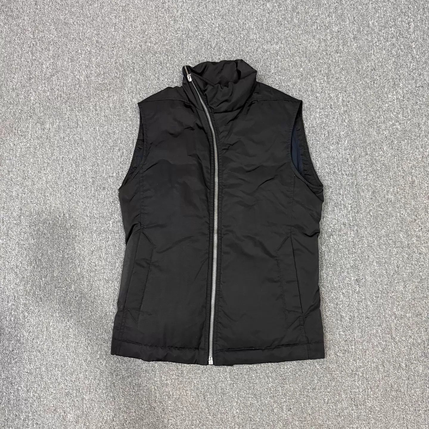 Rick Owens Rick Owens Black Stand Collar Down Vest 48 Like New Size US M / EU 48-50 / 2 - 1 Thumbnail