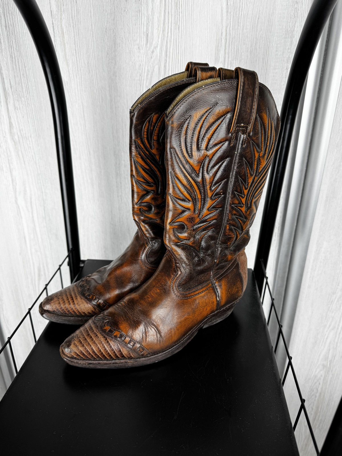 Cowboy Equipment Vintage Cowboy Western Leather Faded distressed boots sz 38 Size US 8 / IT 38 - 7 Thumbnail