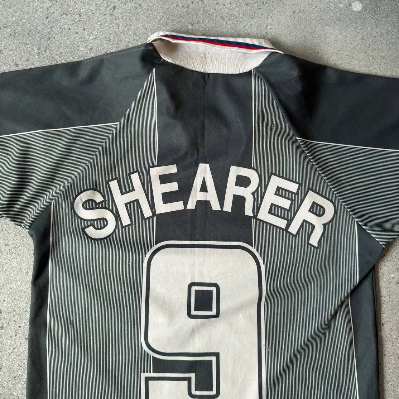 Vintage 1998 England #9 SHEARER Fan Soccer Retro Jersey Size US S / EU 44-46 / 1 - 4 Thumbnail